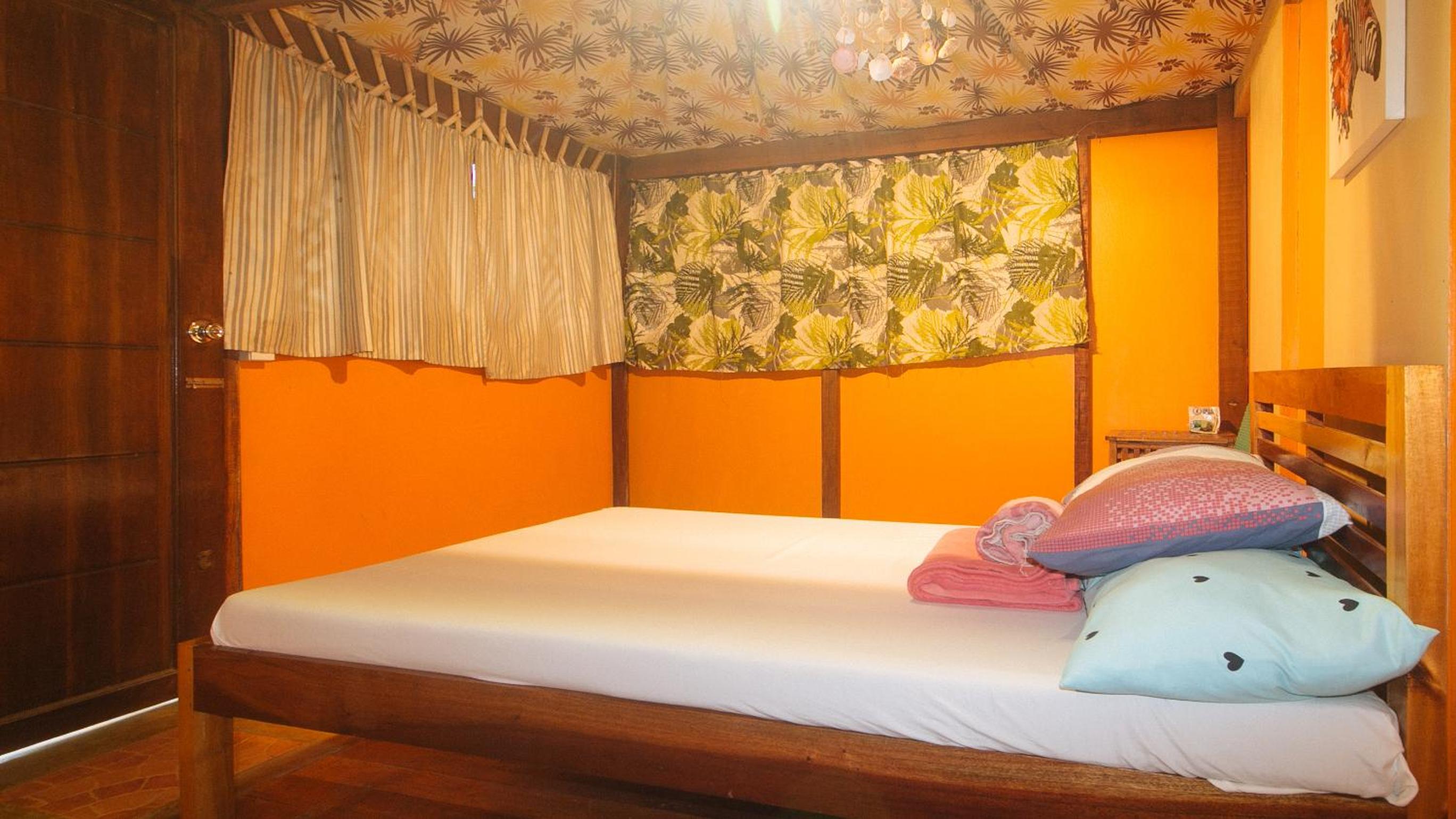 Standard Double Room with Fan - Photo 4
