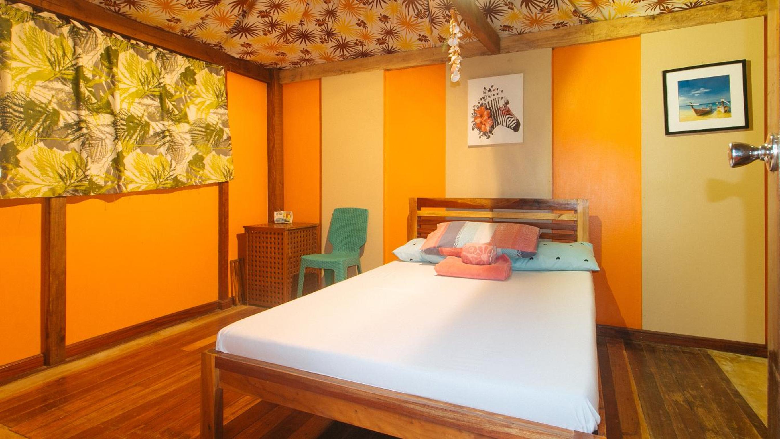 Standard Double Room with Fan - Photo 10