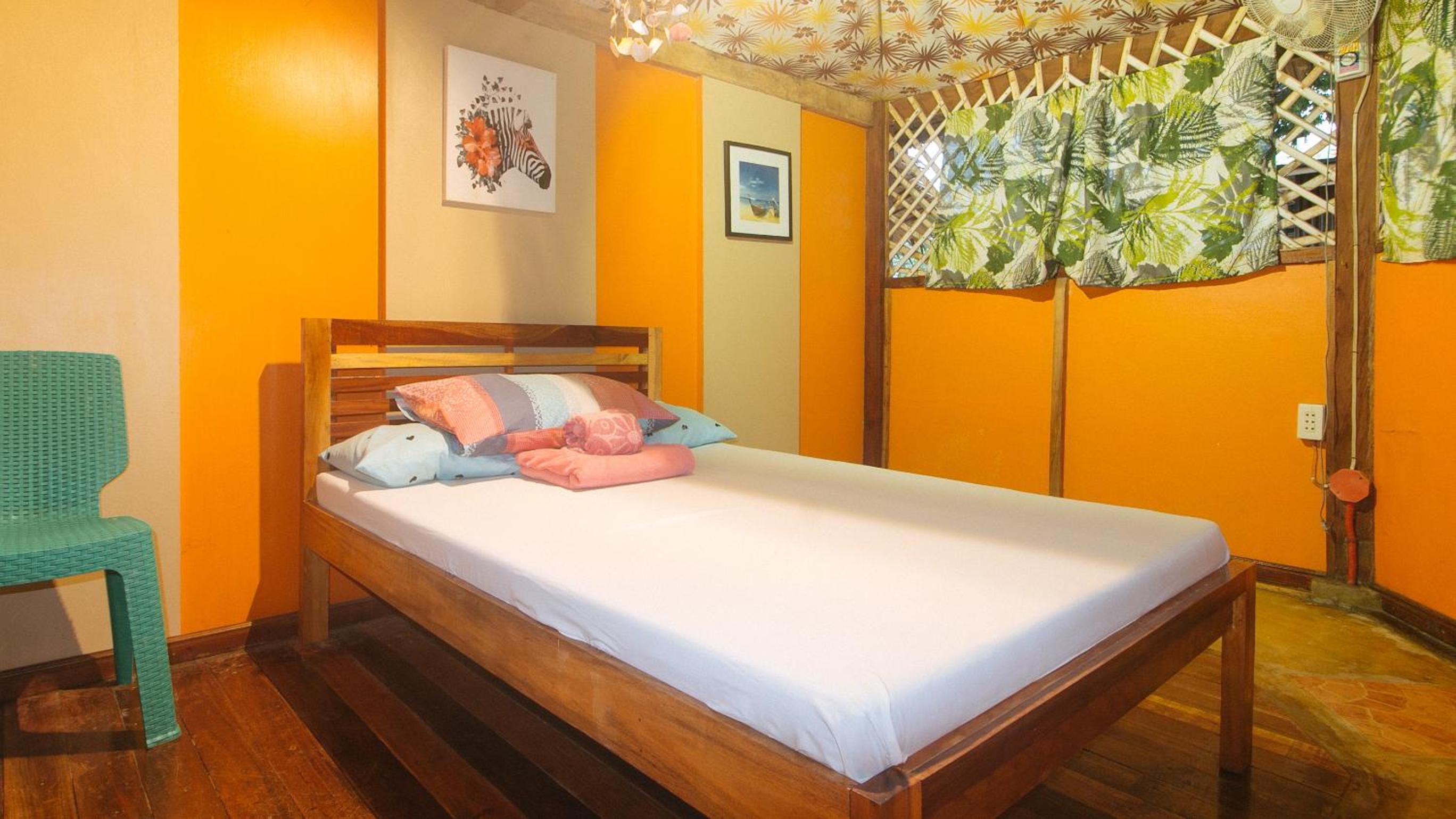 Standard Double Room with Fan - Photo 1