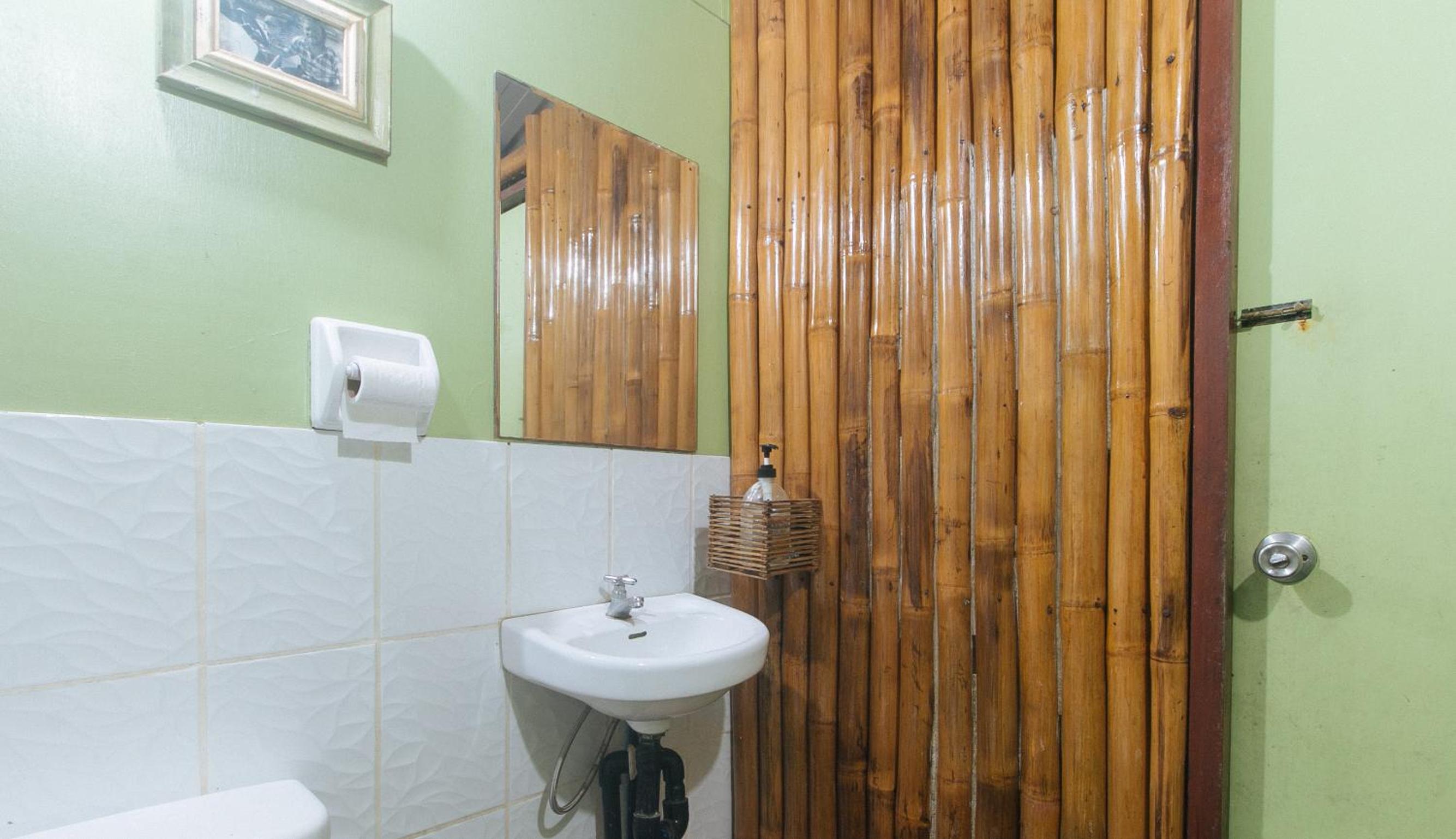 Deluxe Room - Photo 5