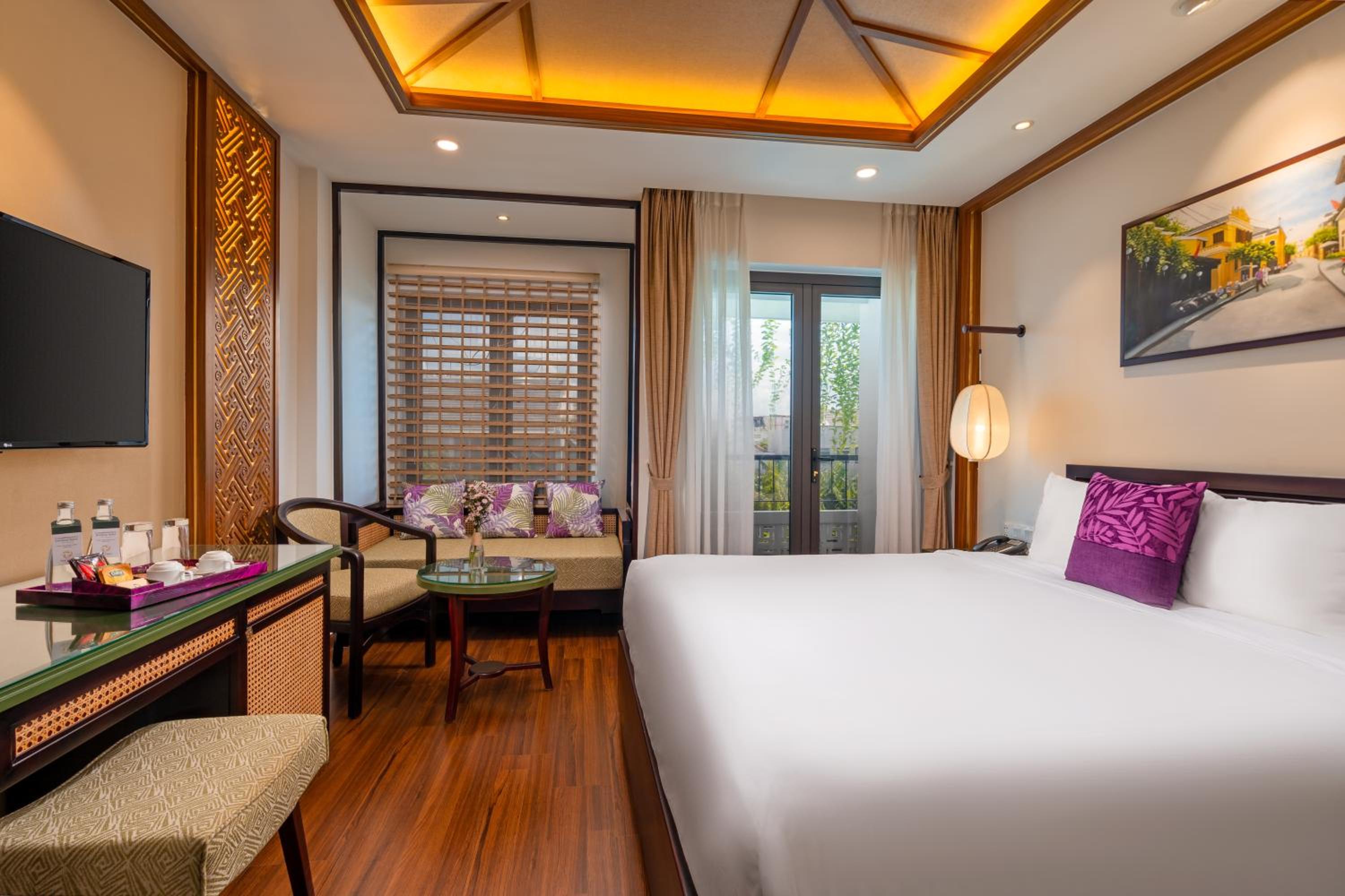 Deluxe Double Room with Balcony - Complimentary Daily Mini-bar - Photo 2