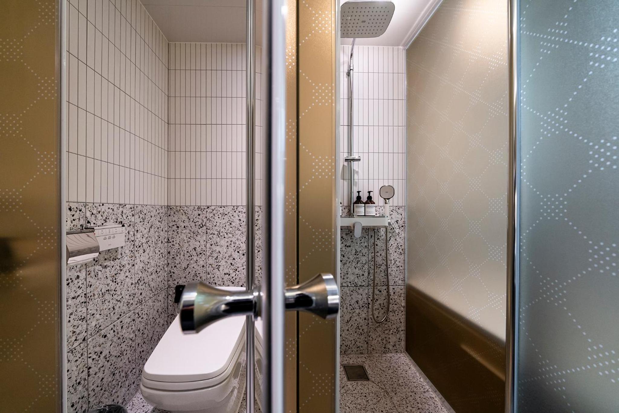Deluxe Double Room - Photo 8