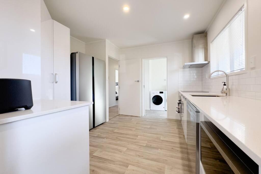 Three-Bedroom House photo 3