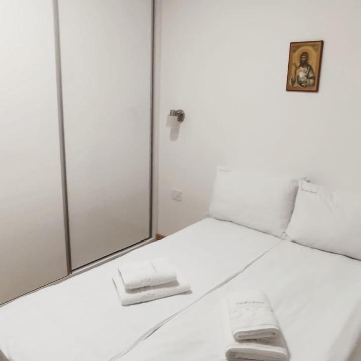 Two-Bedroom Apartment with Balcony and Terrace photo 2