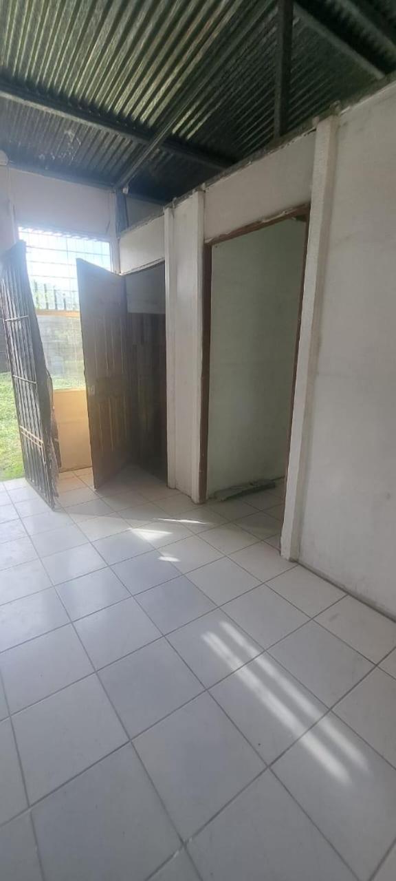 One-Bedroom House photo 1