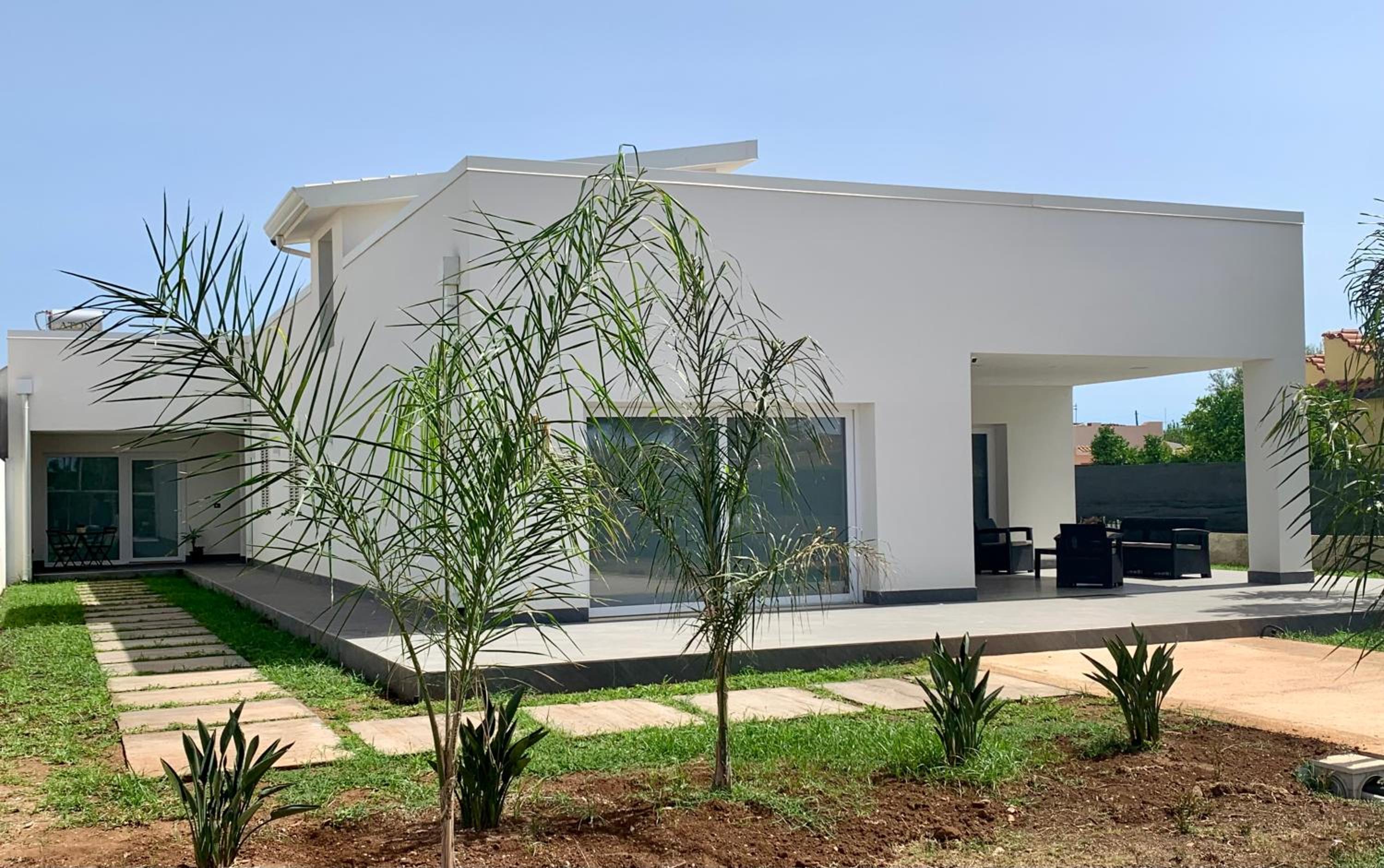 Deluxe One-Bedroom Apartment with Garden View photo 3
