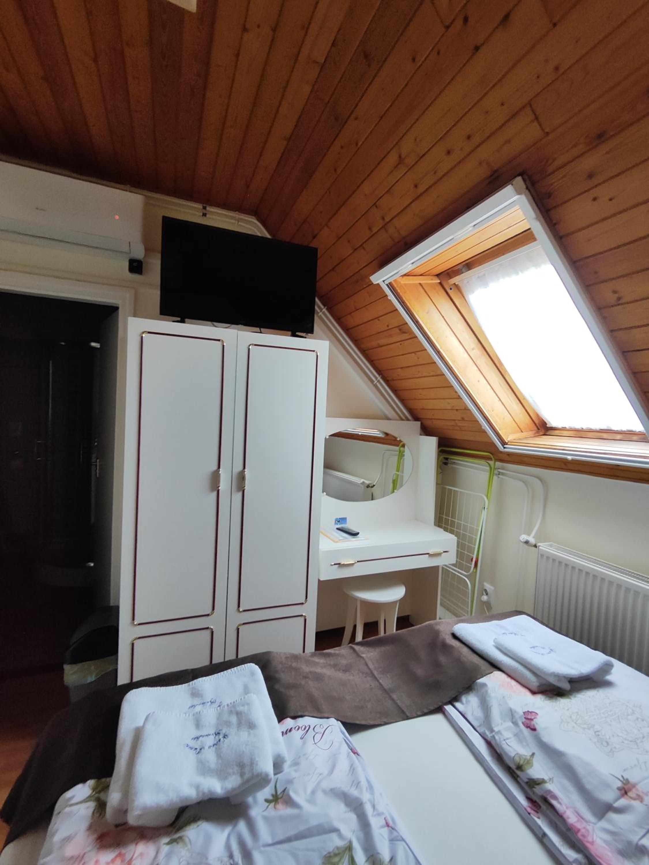 Studio Apartment photo 2