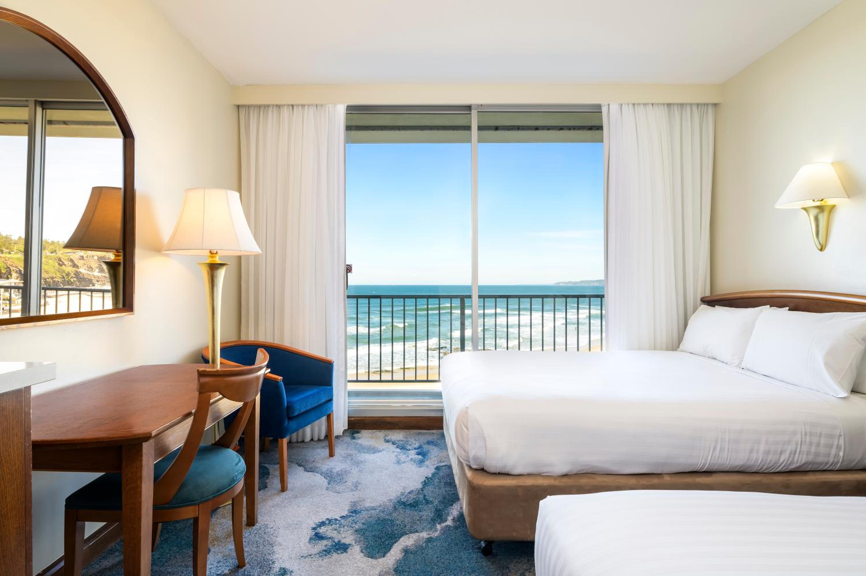 Queen and Single Room with Ocean View and Balcony  - Photo 1