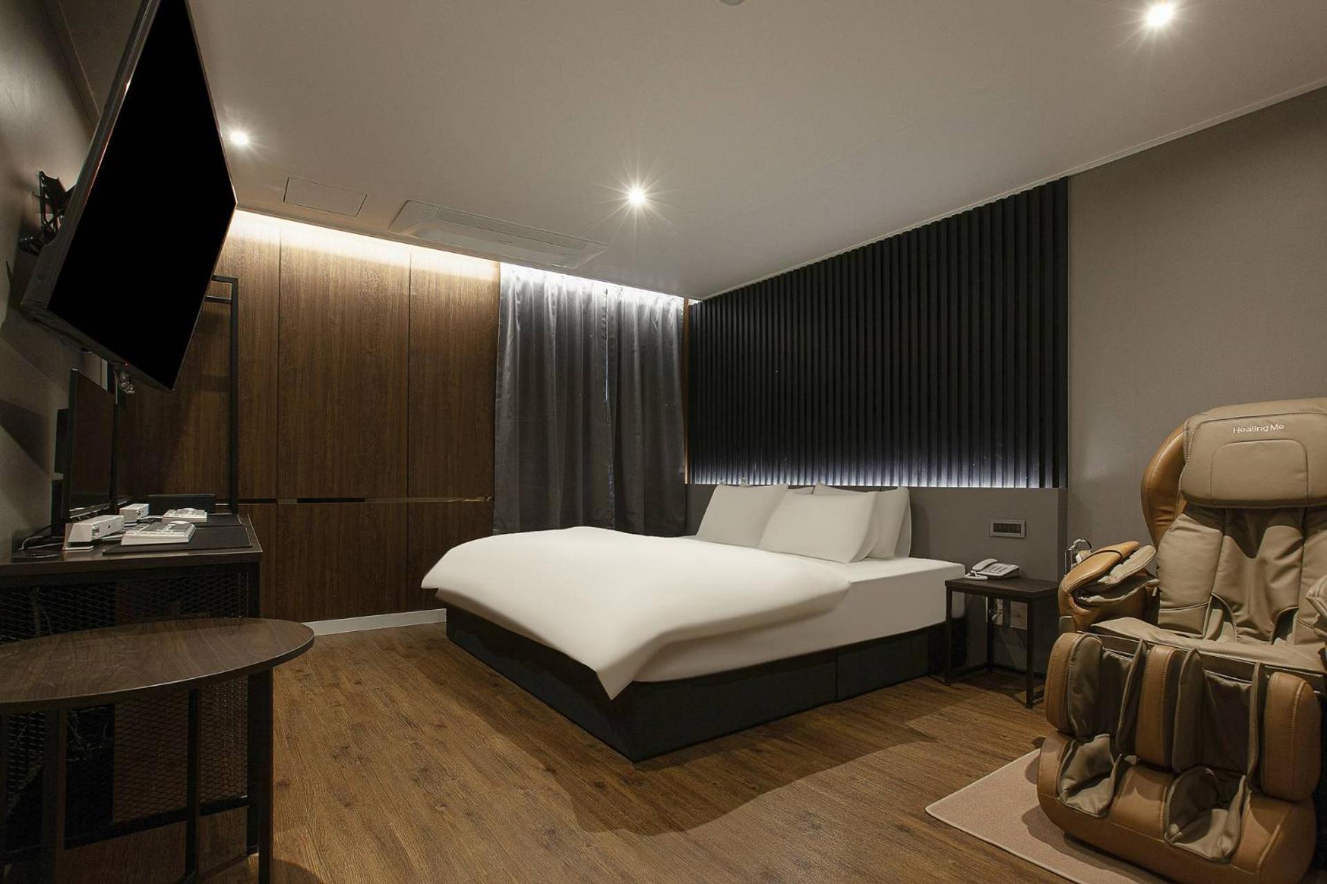 Superior Double or Twin Room photo 3