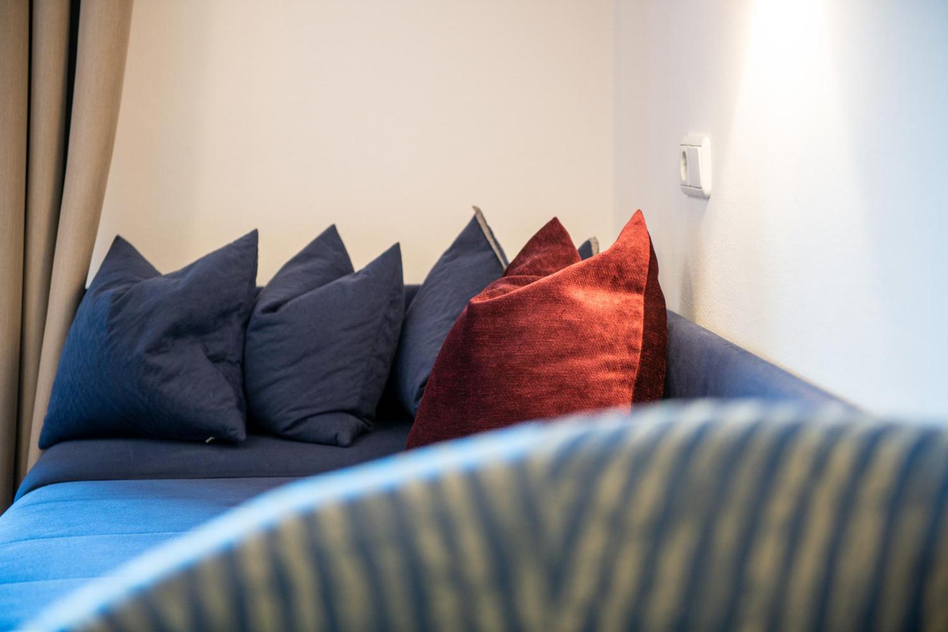 Double Room with Balcony - Photo 3