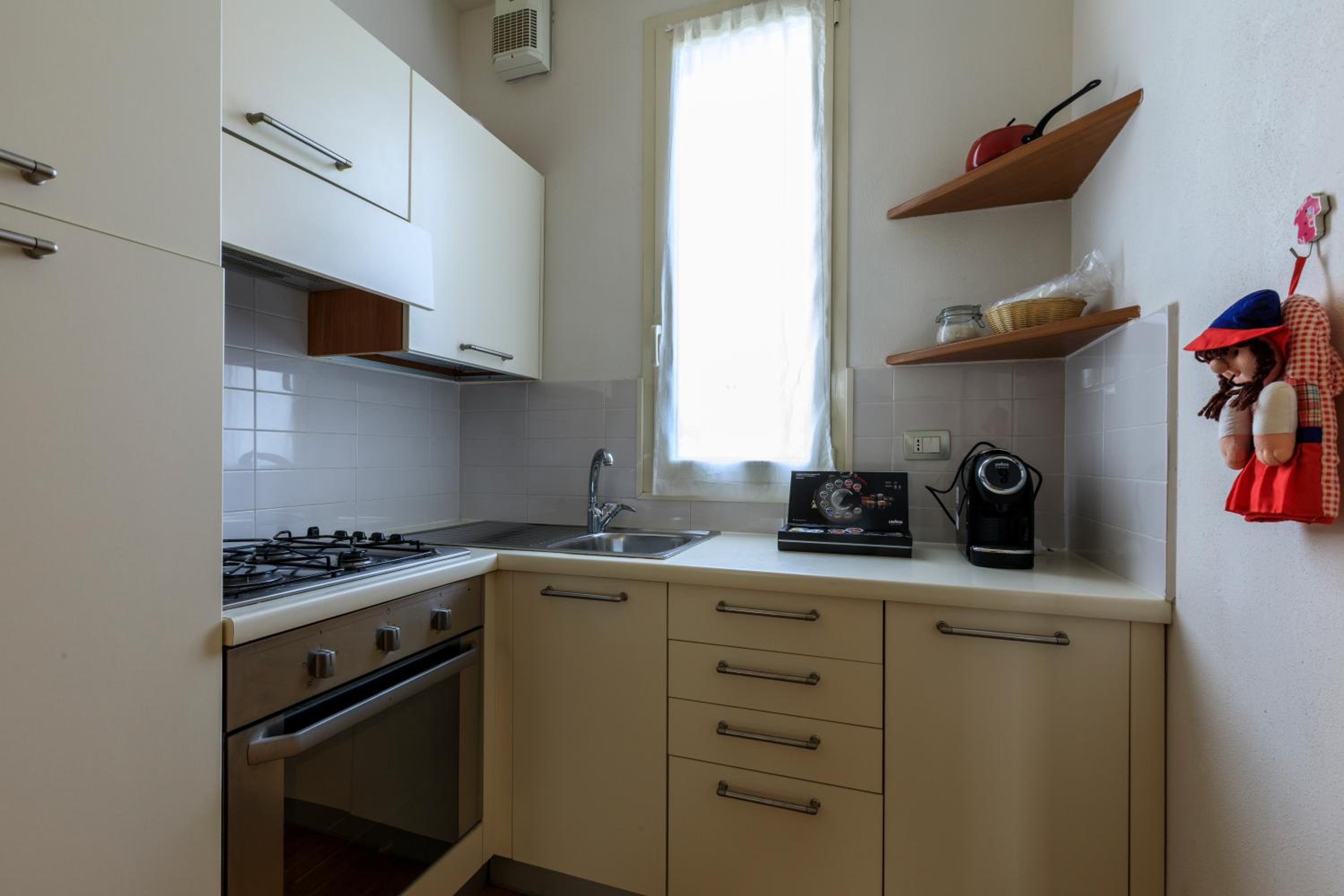 One-Bedroom Apartment - Photo 7