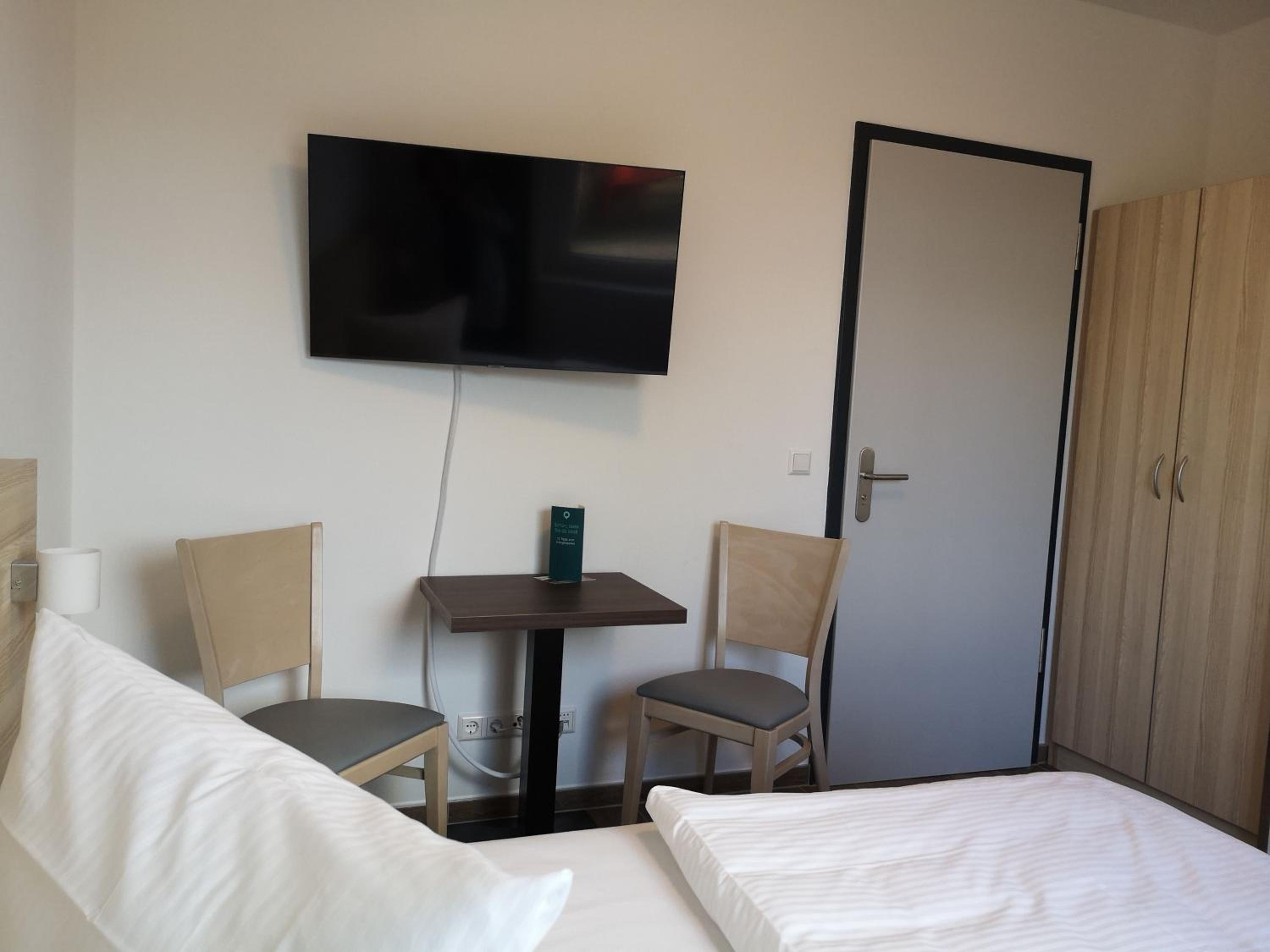 Double Room with Private Bathroom photo 2