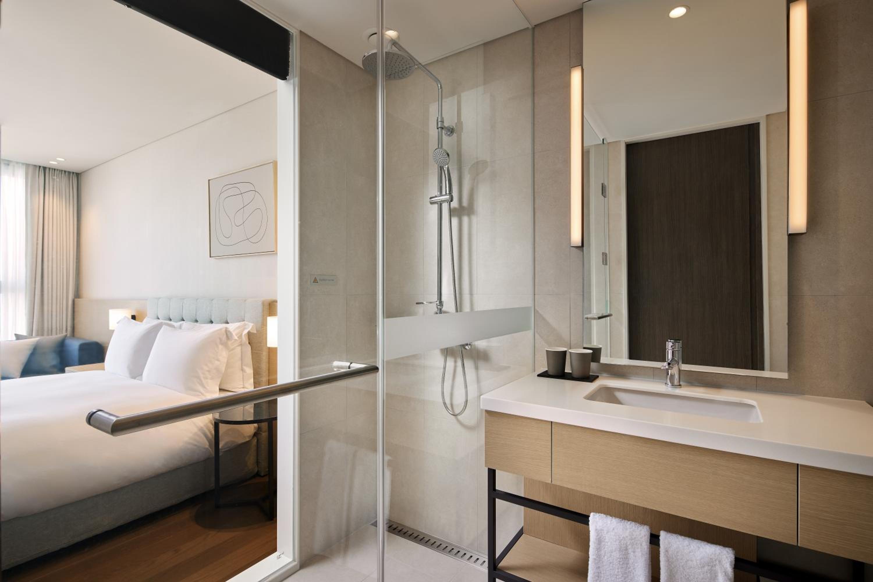 [Own Your Shilla Stay, Relax and Unwind] Deluxe Double Garden View + 1 Raffle ticket - Photo 2