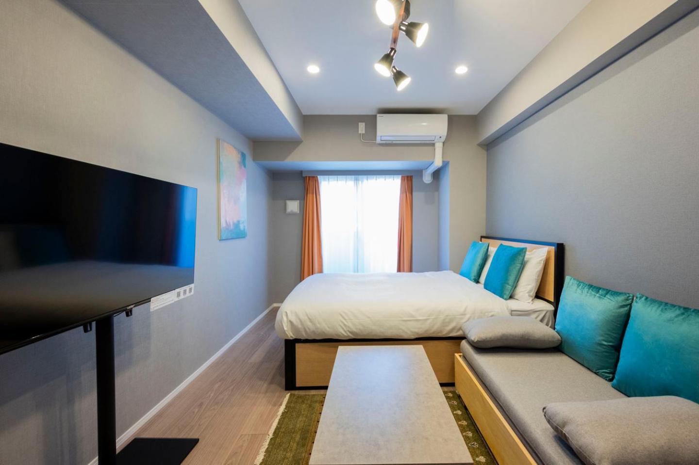 One-Bedroom Apartment photo 2