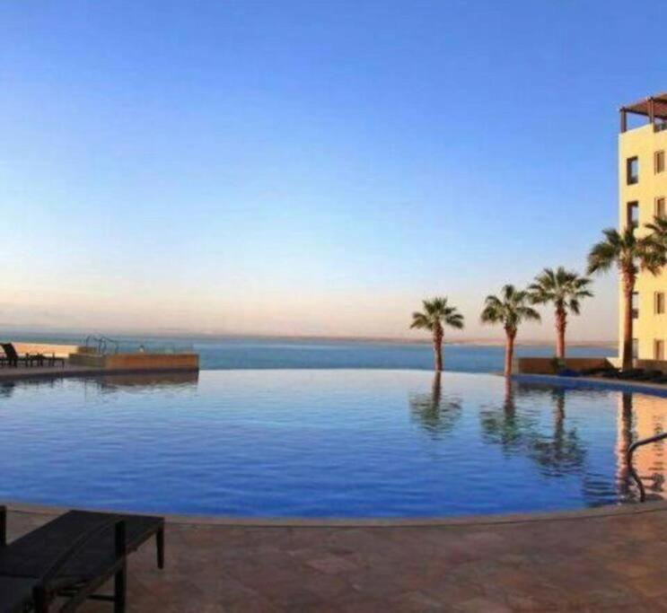 One-Bedroom Apartment with Sea View and Balcony photo 3