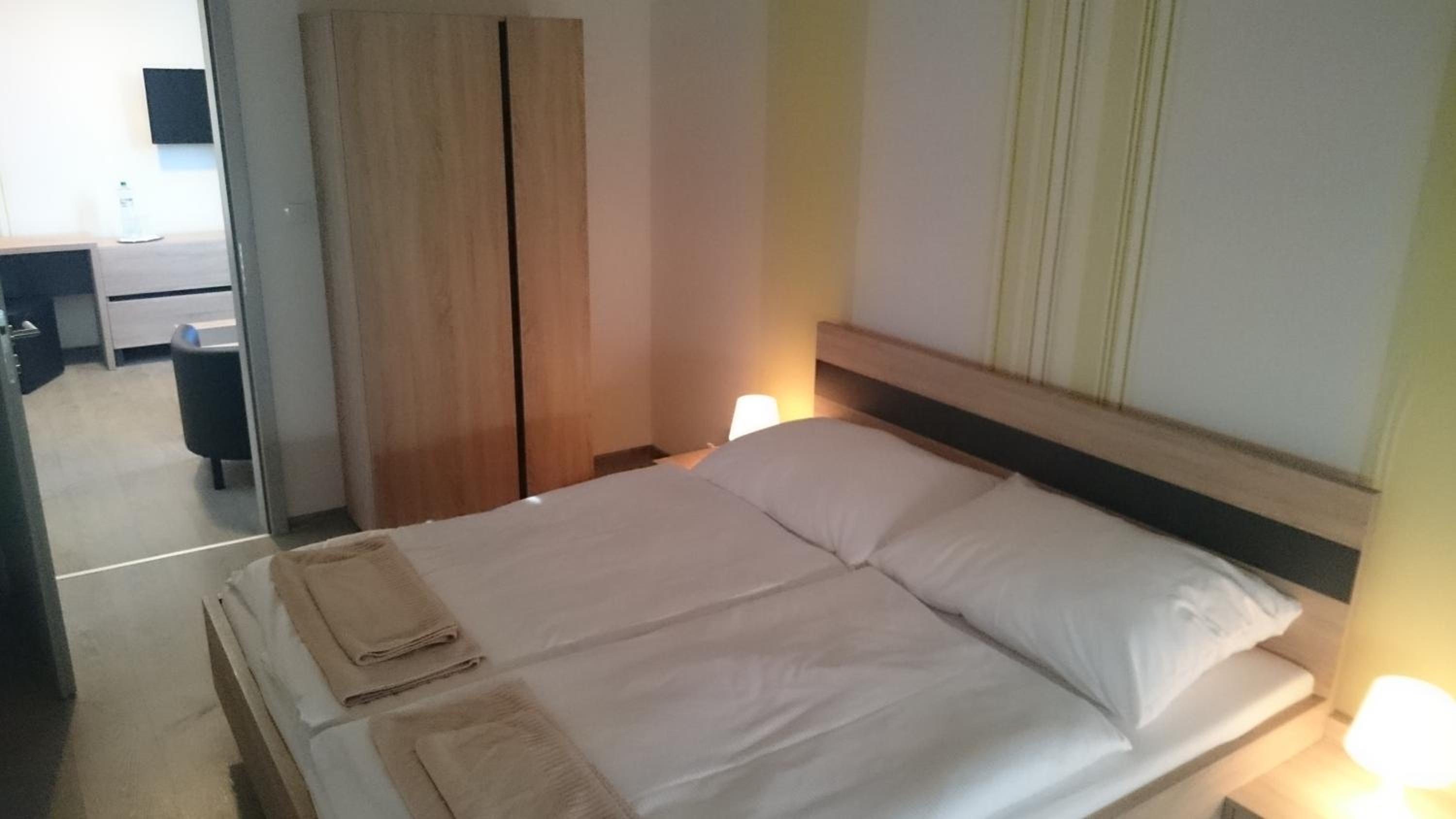 Large Double Room photo 1