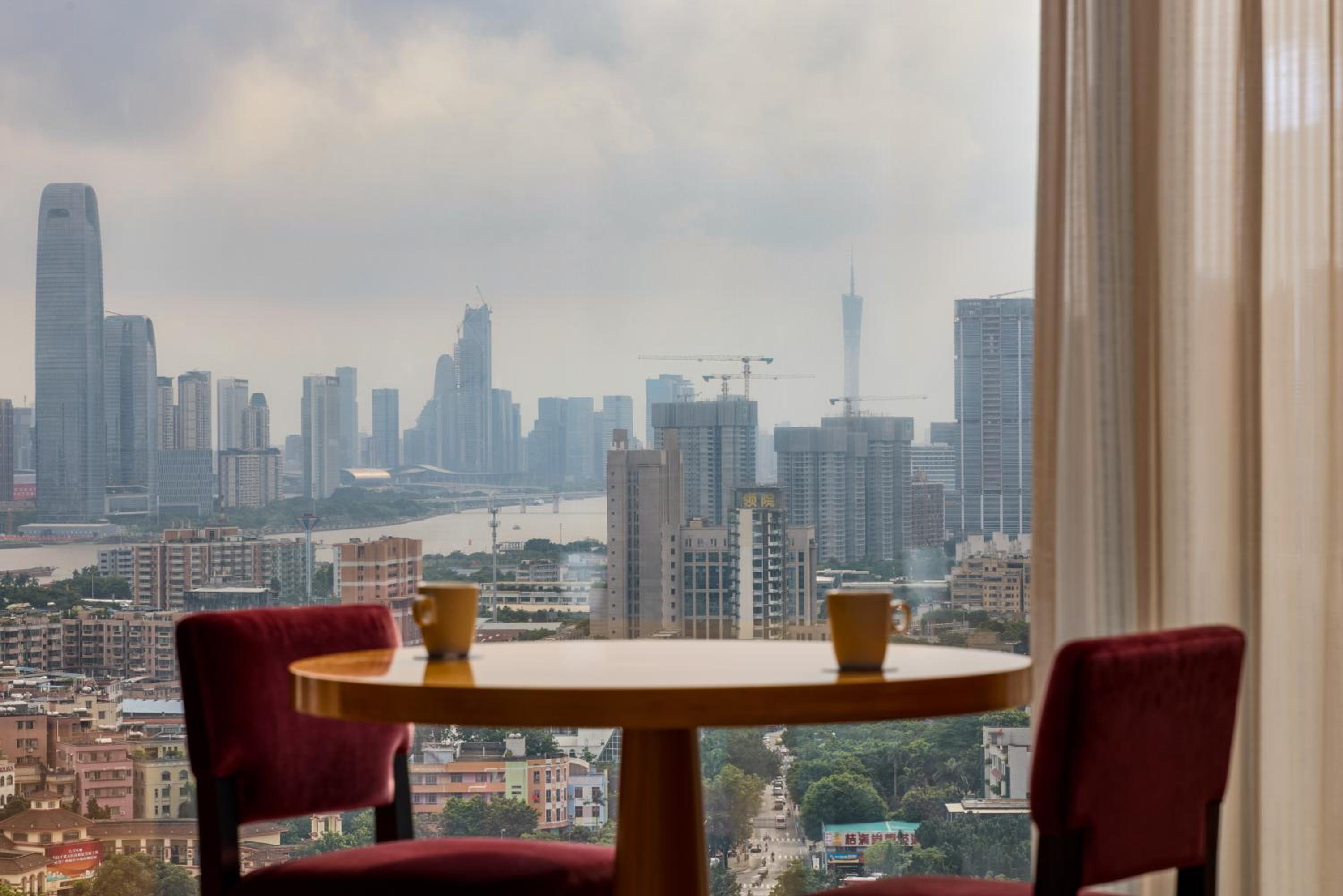1 Bedroom Executive Suite, 1 King, City view photo 2