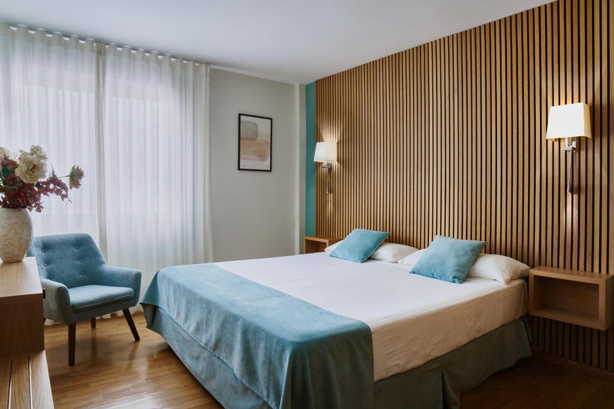 Double or Twin Room - Photo 2