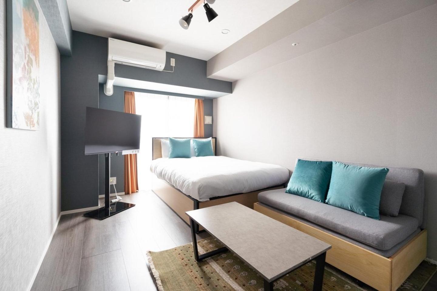 One-Bedroom Apartment photo 1