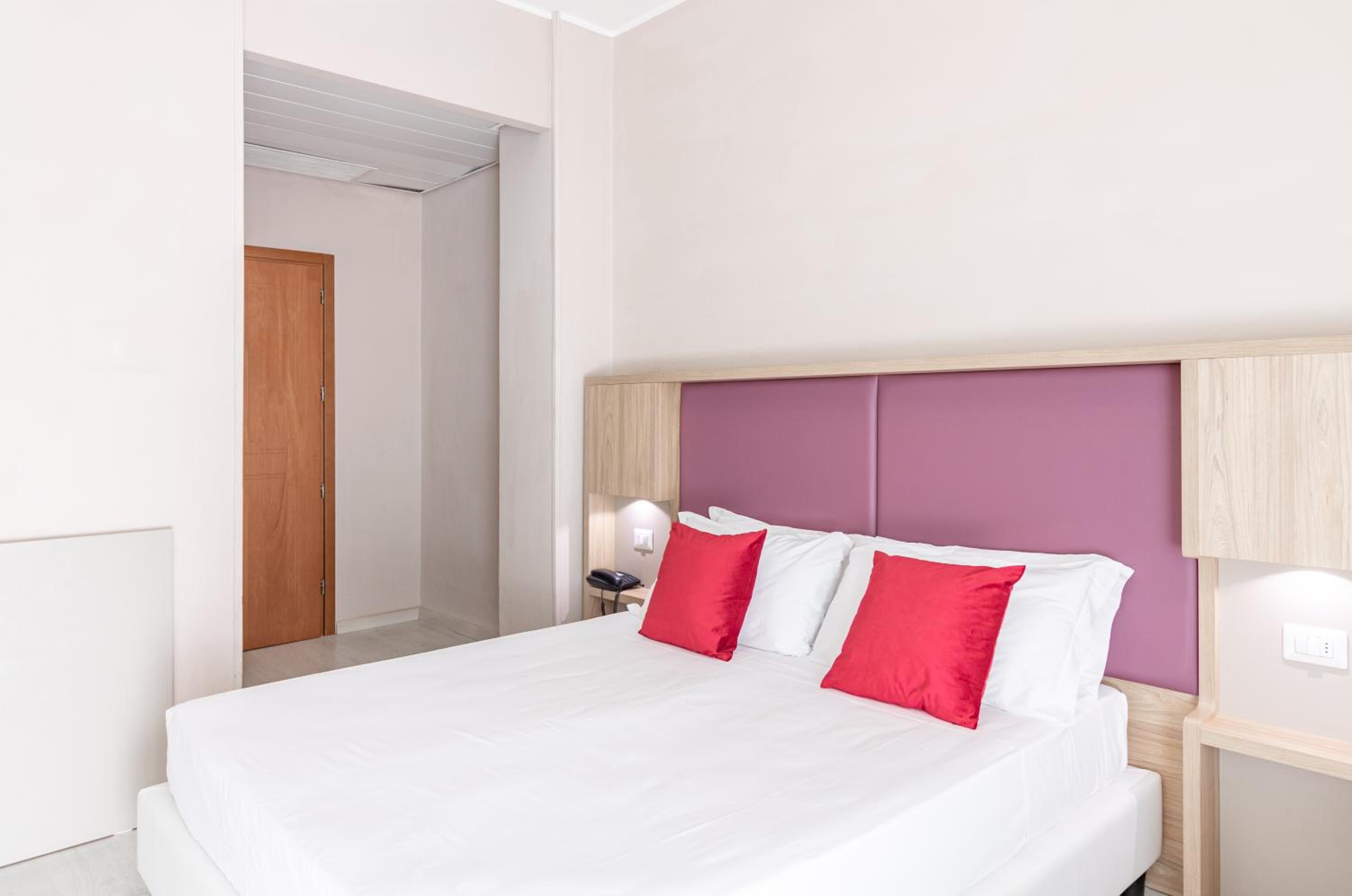 Economy Double or Twin Room - Photo 2
