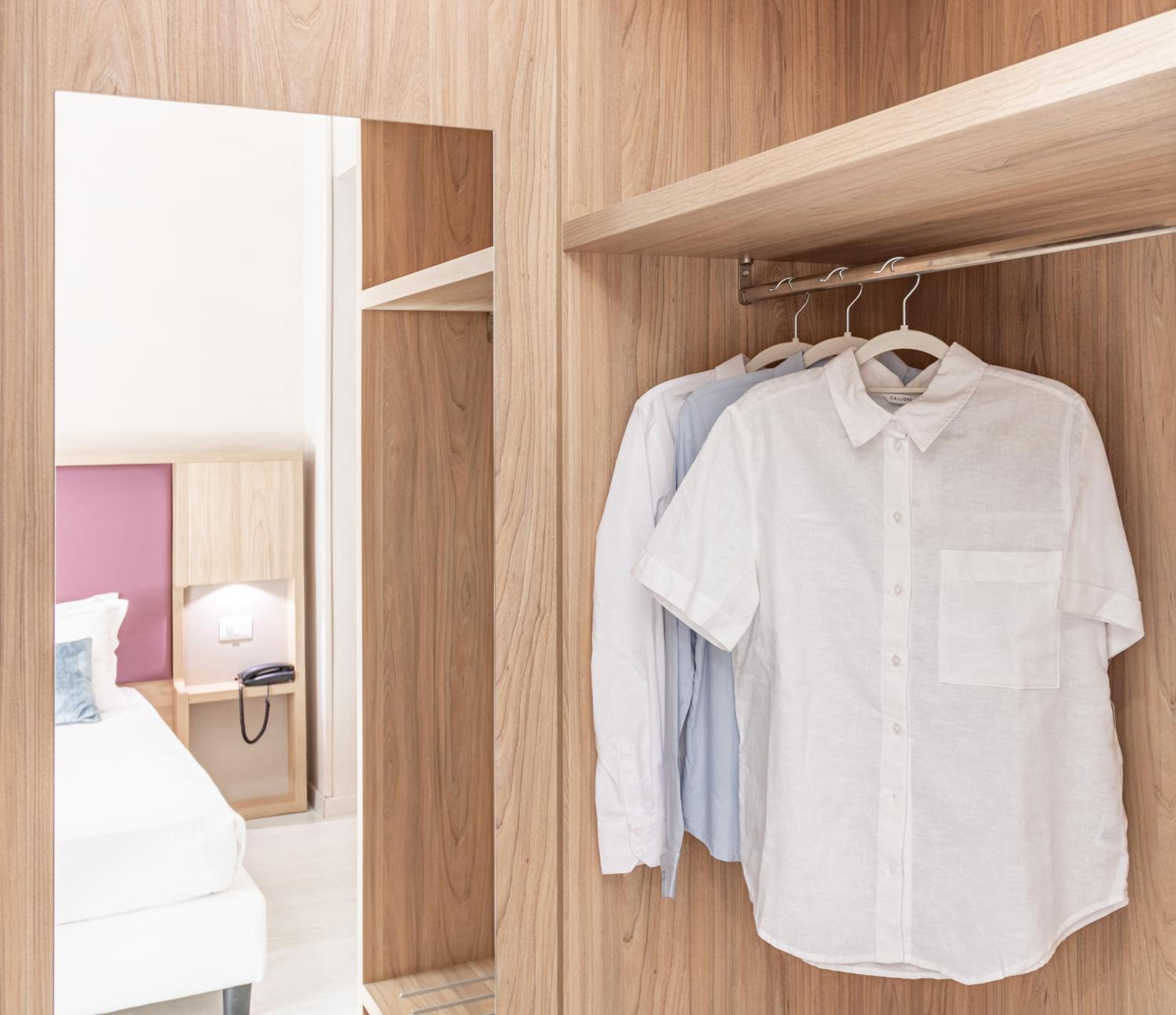 Economy Triple Room - Photo 3