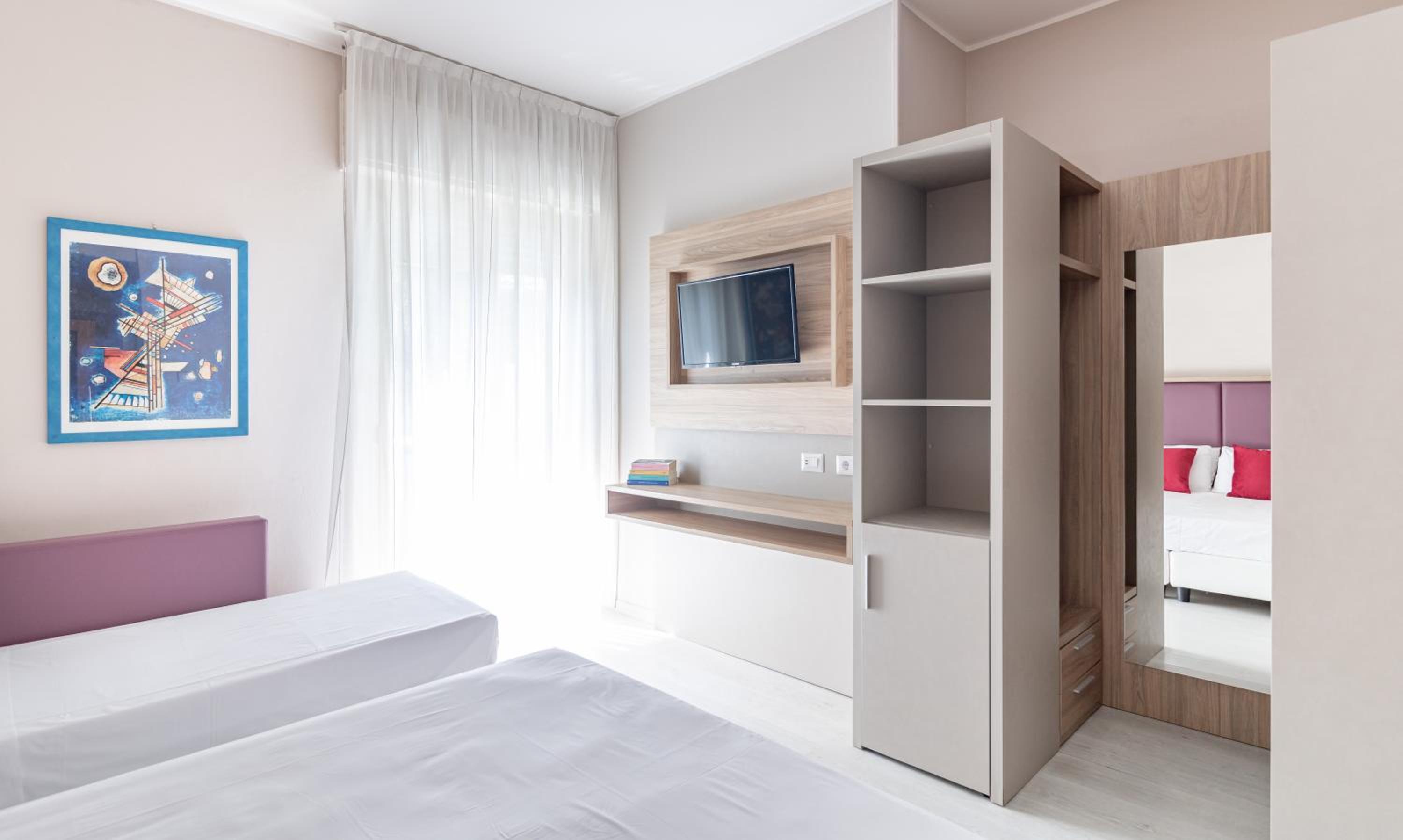 Economy Triple Room - Photo 4