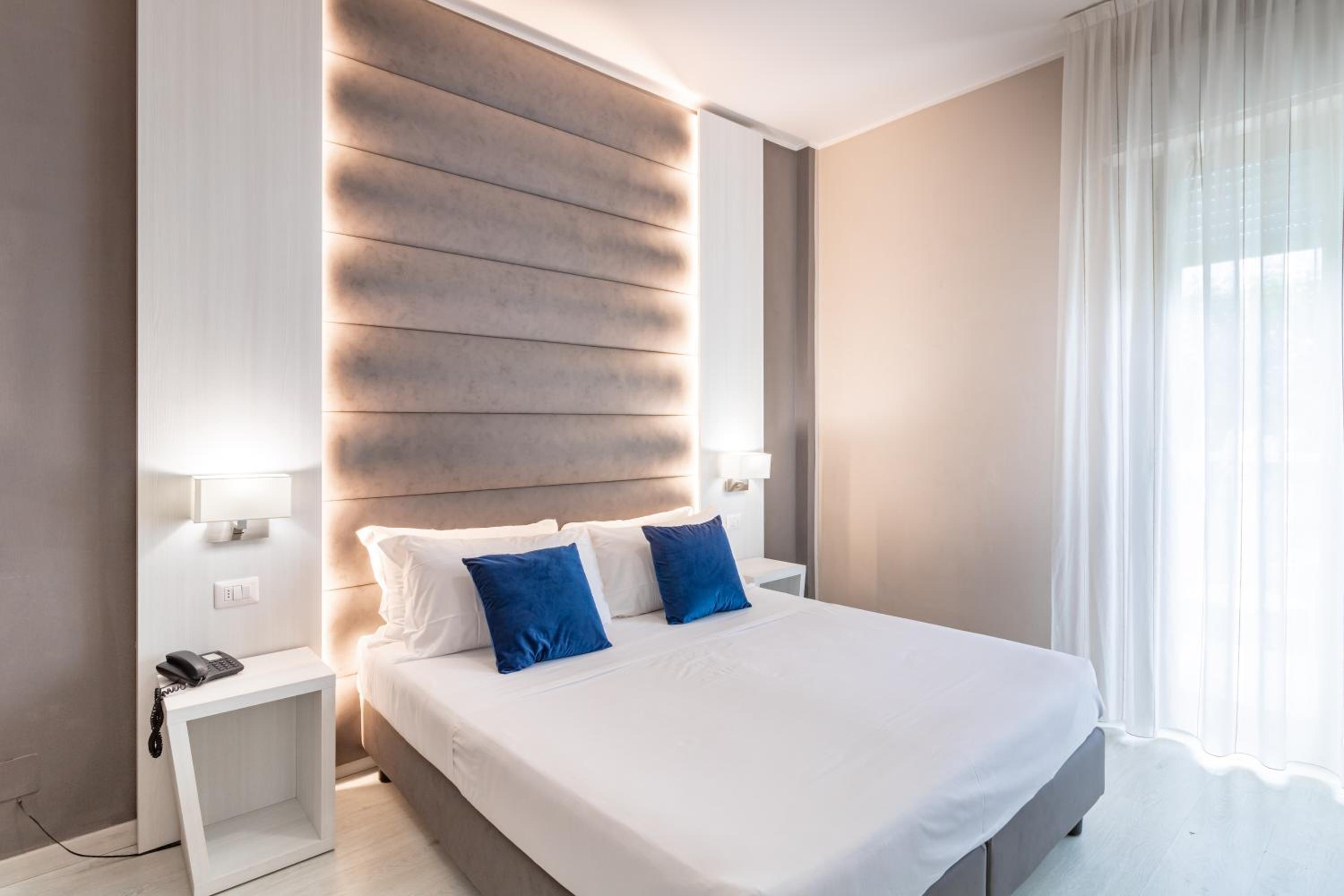 Standard Double or Twin Room - Photo 1
