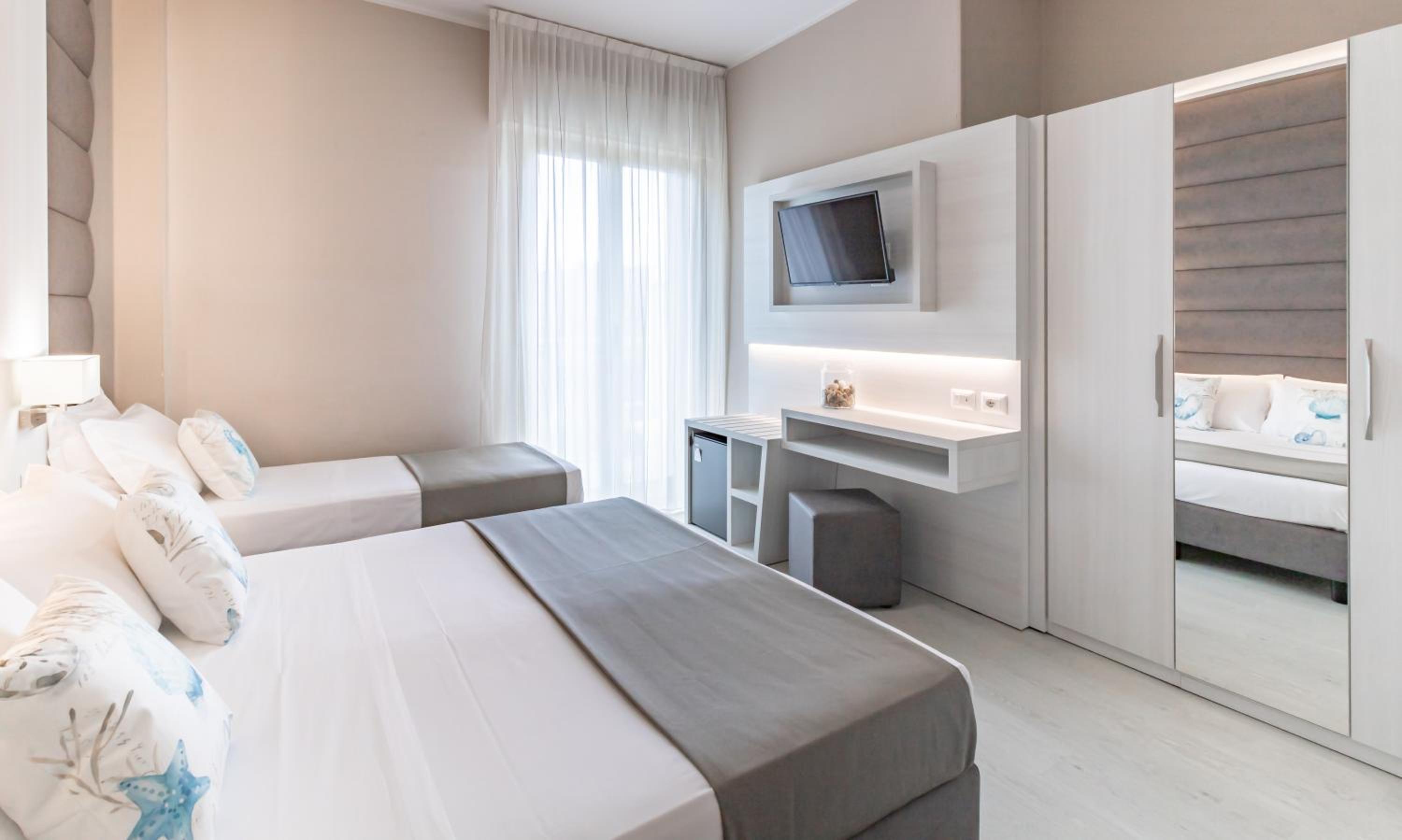 Standard Triple Room - Photo 6