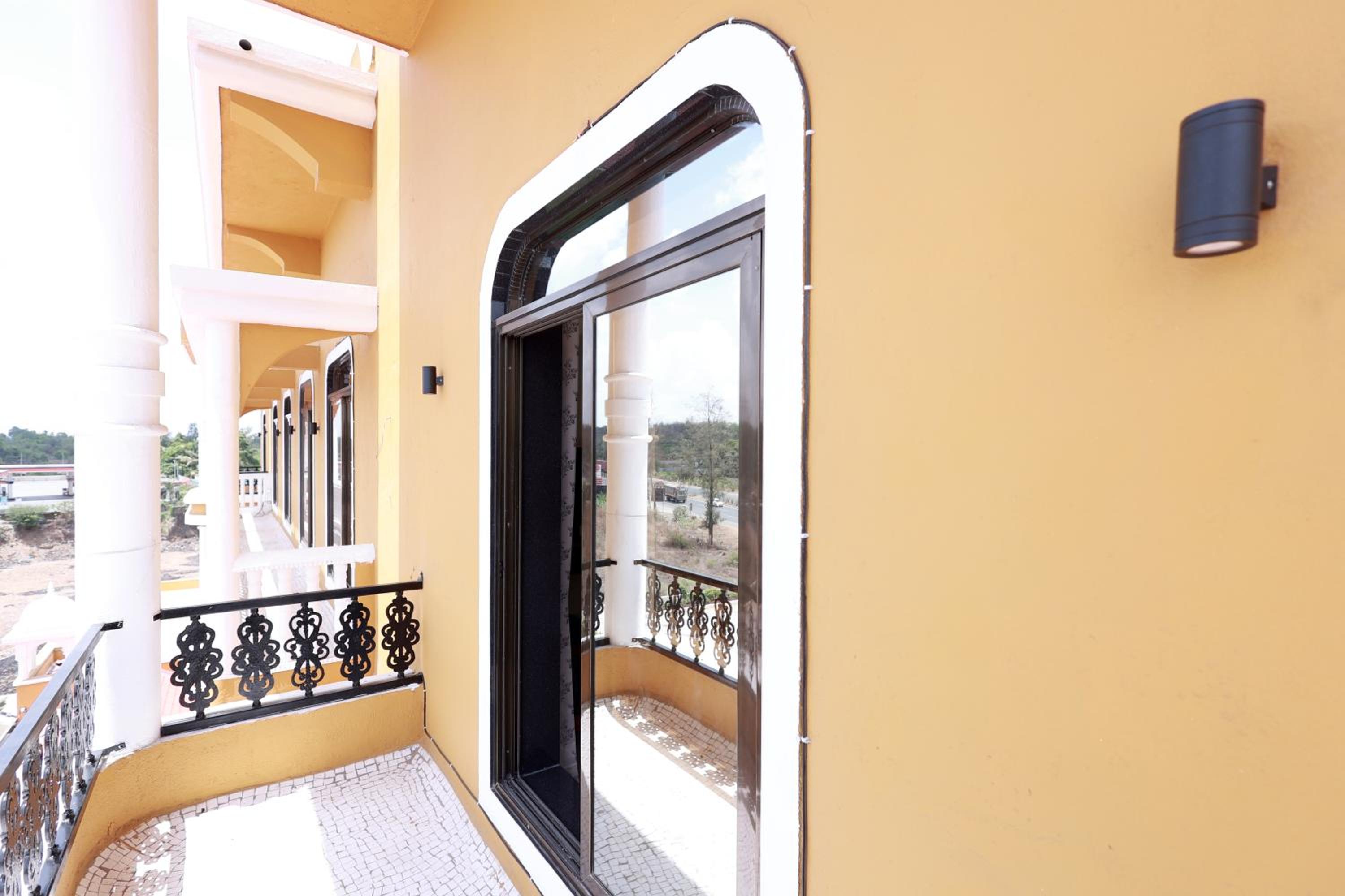 Double Room with Balcony photo 2