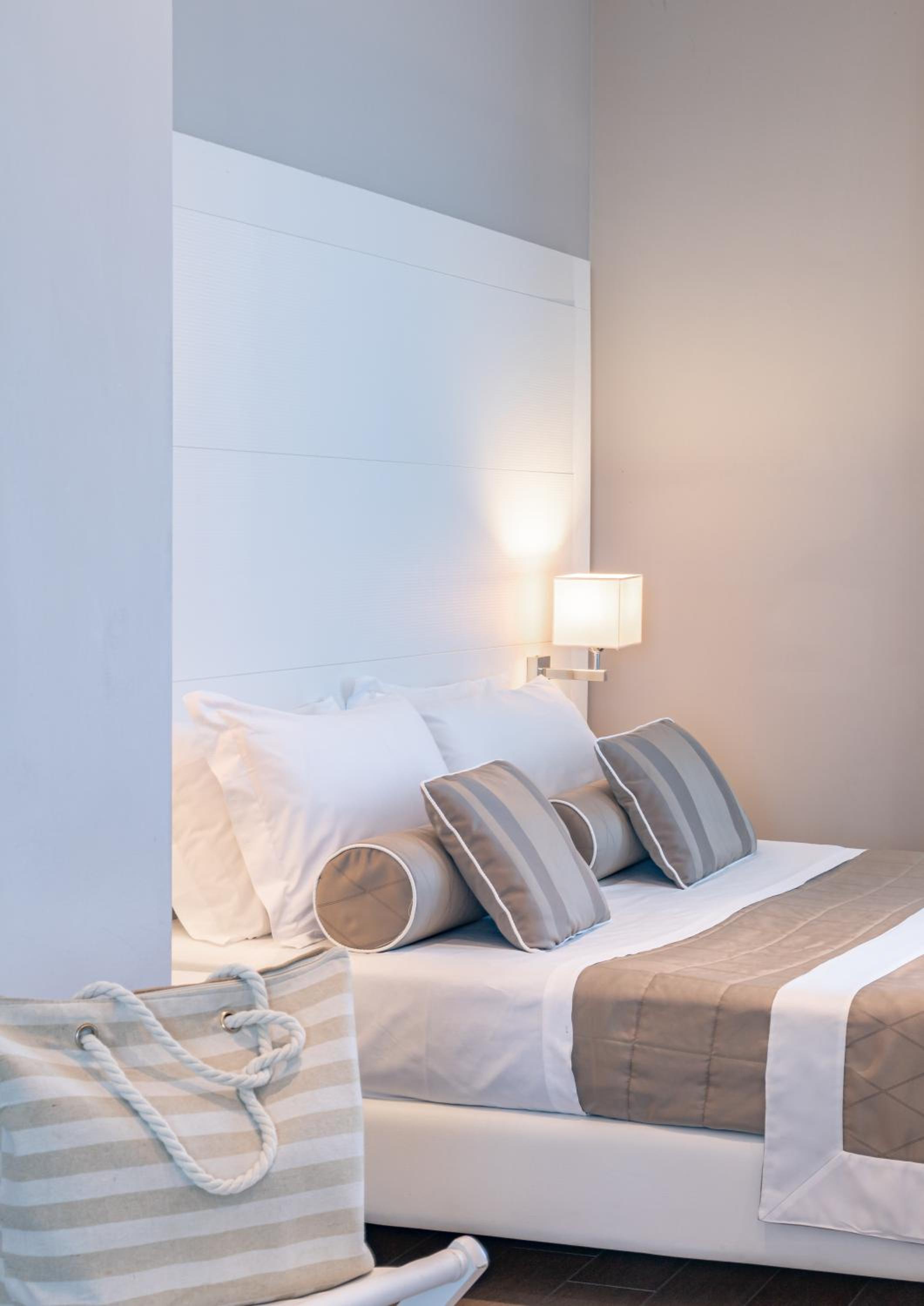 Deluxe Double or Twin Room with Sea View - Photo 6