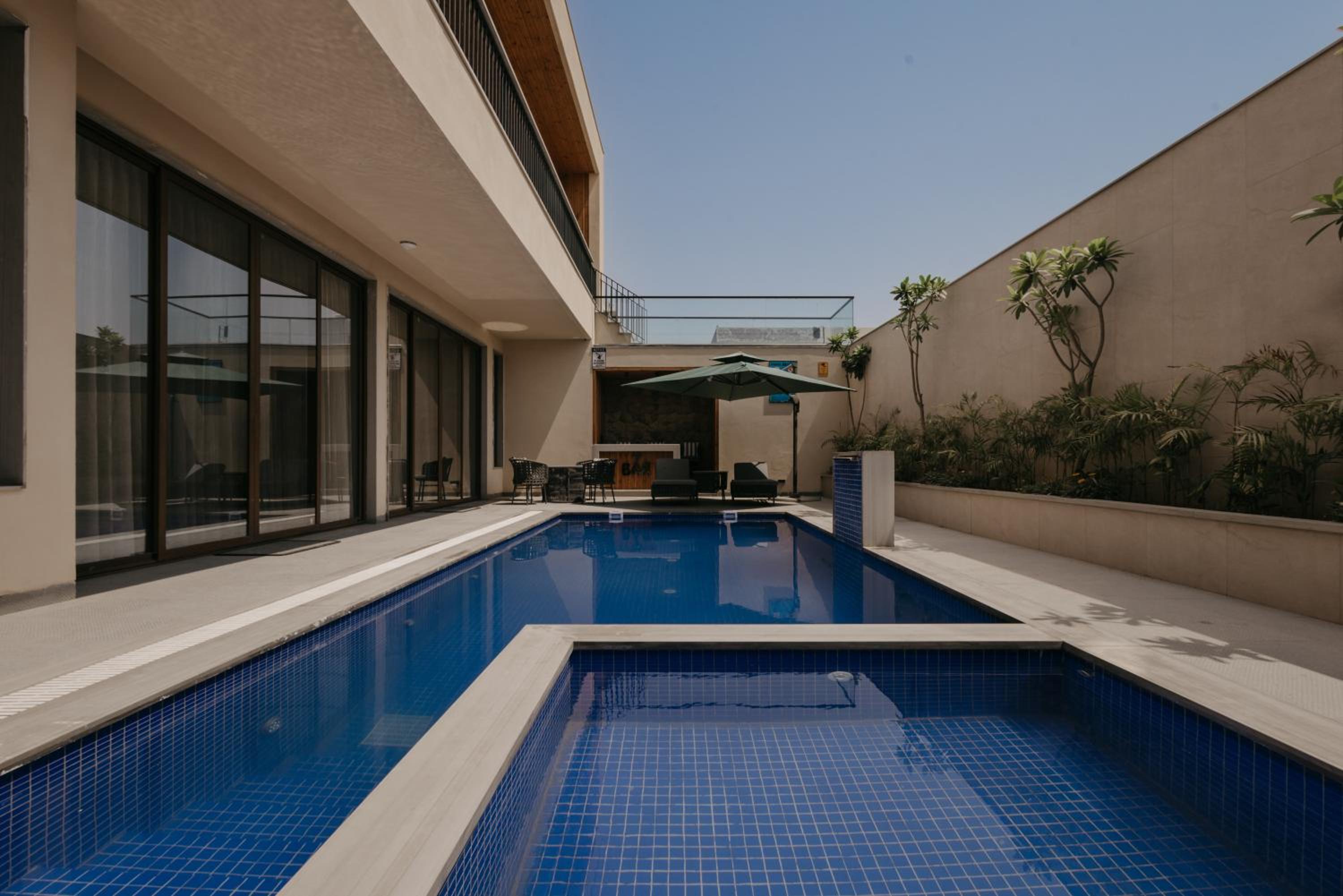 Villa with Private Pool - Photo 19
