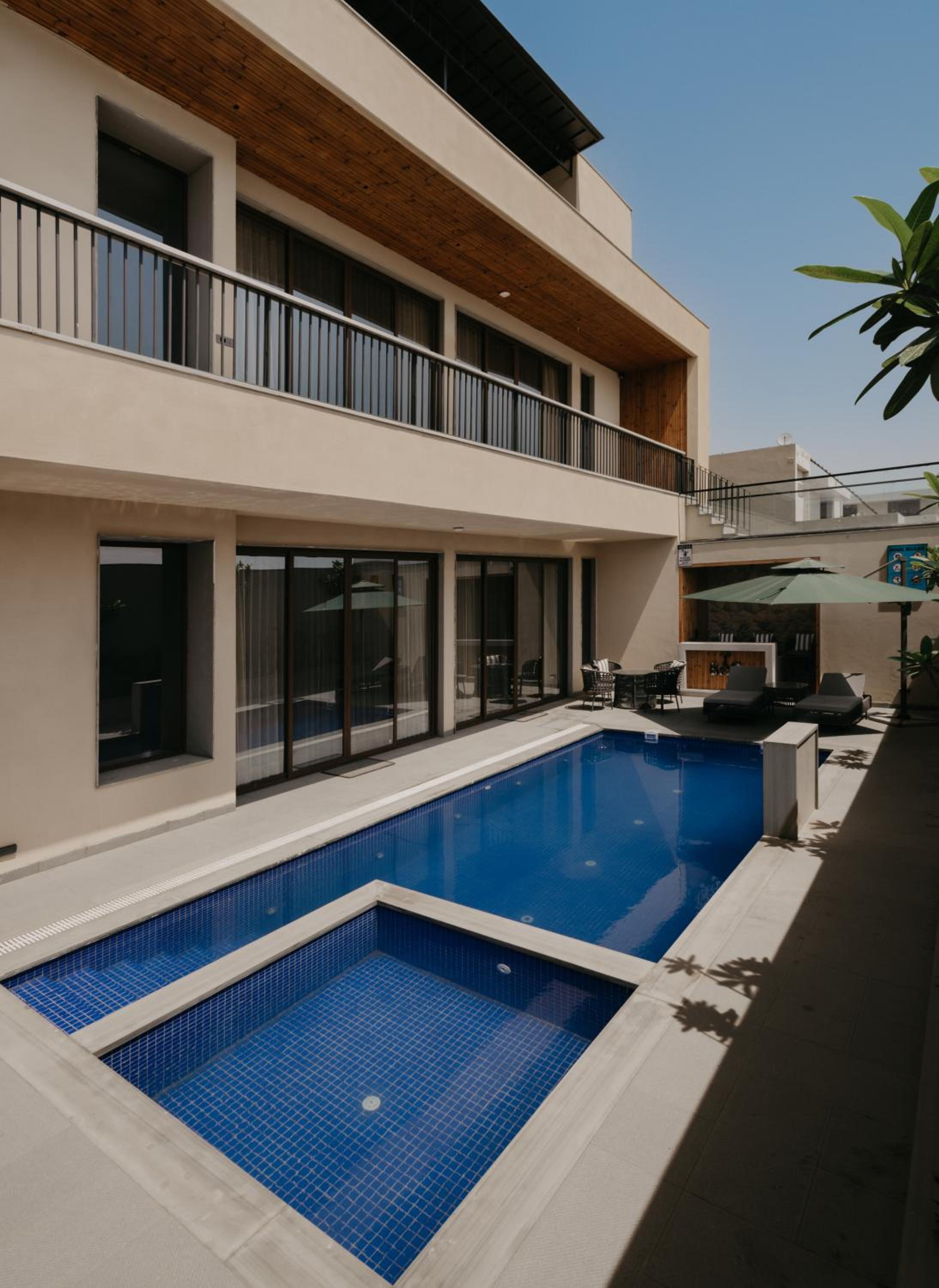 Villa with Private Pool - Photo 17