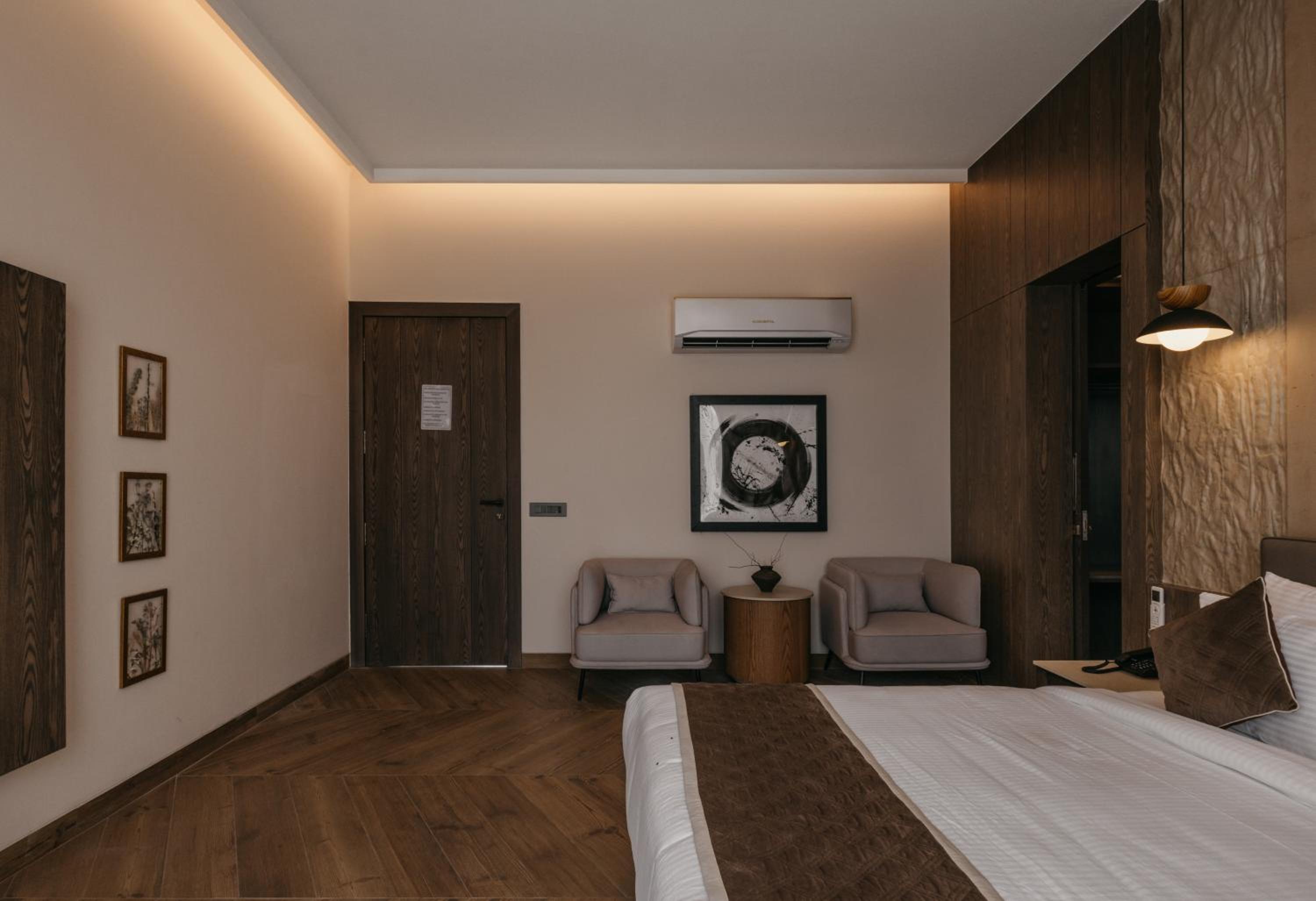 Villa with Private Pool - Photo 21