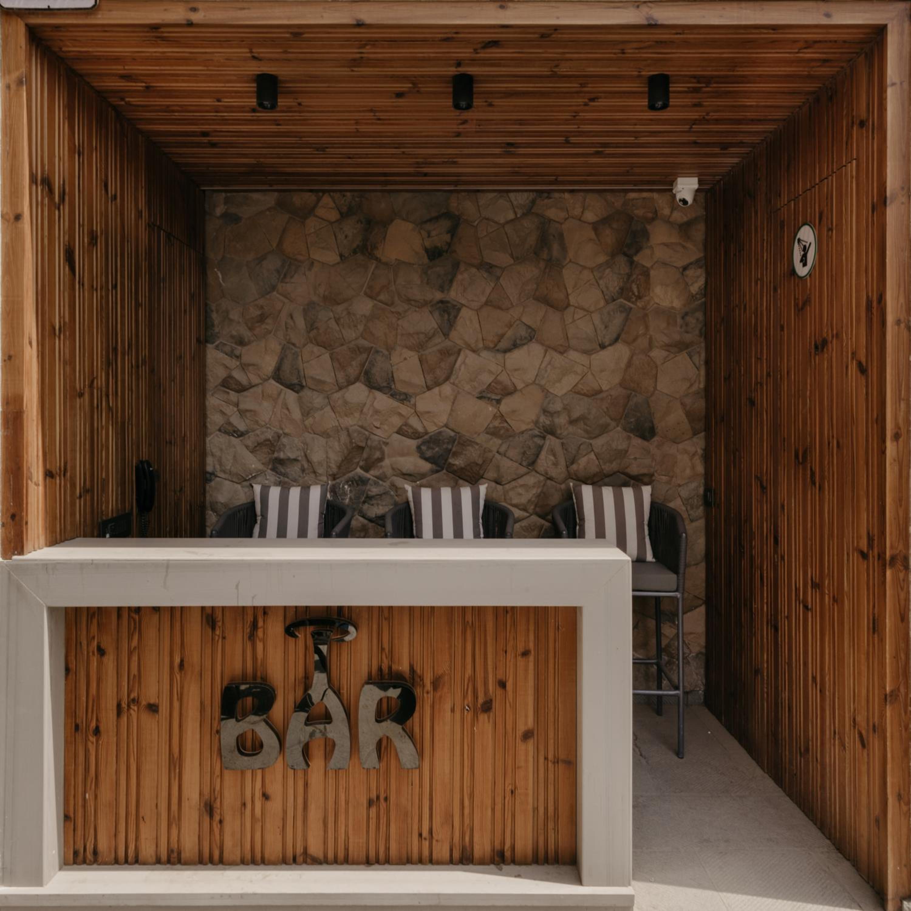 Villa with Private Pool - Photo 15