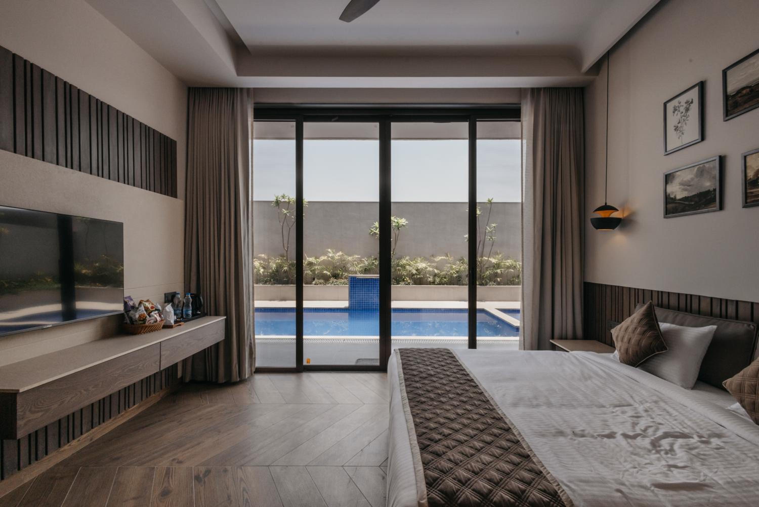Villa with Private Pool - Photo 6