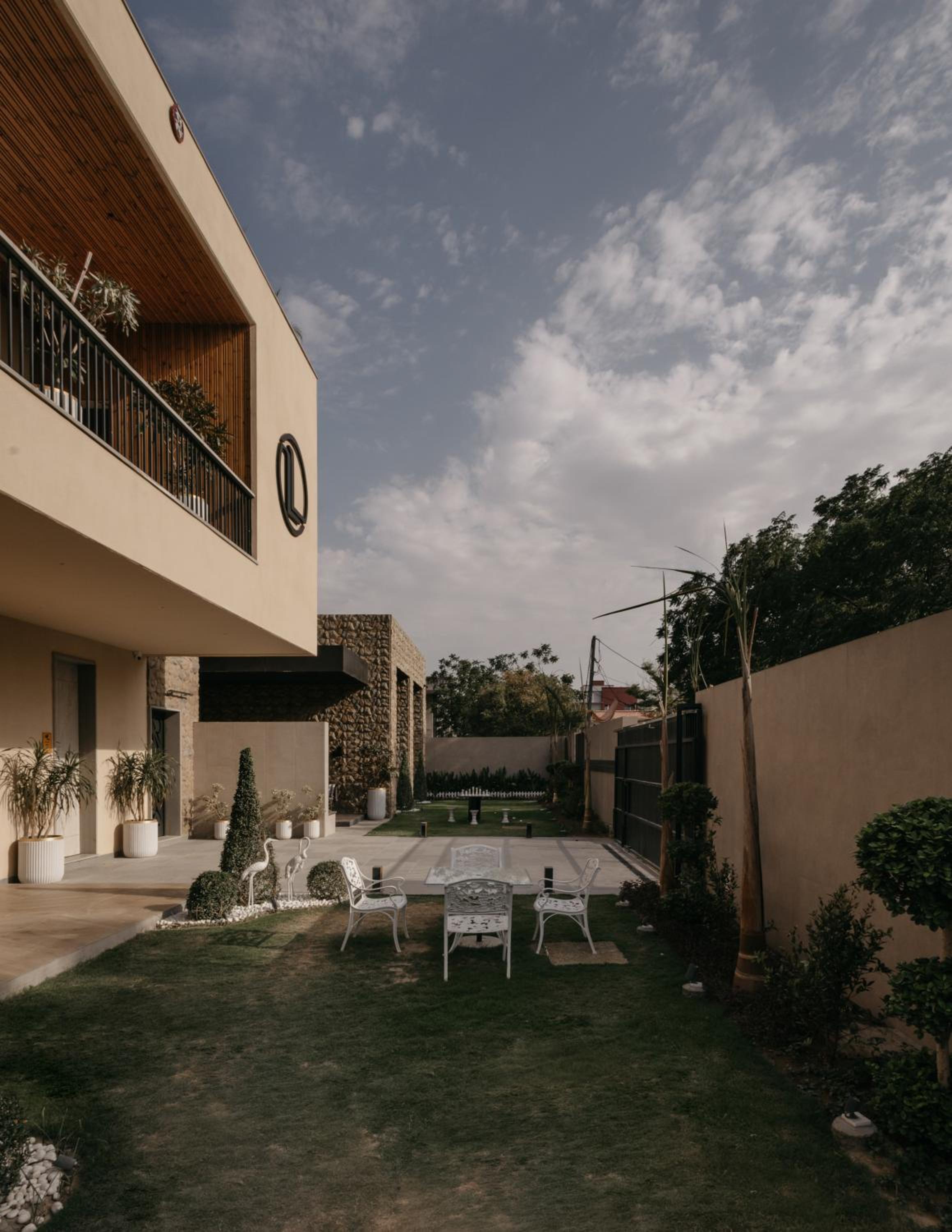 Villa with Private Pool - Photo 10