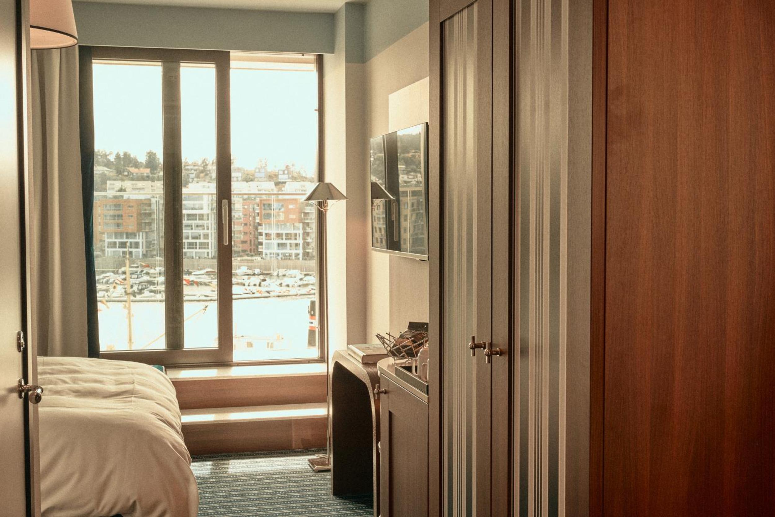 Classic Room with Balcony - Photo 2