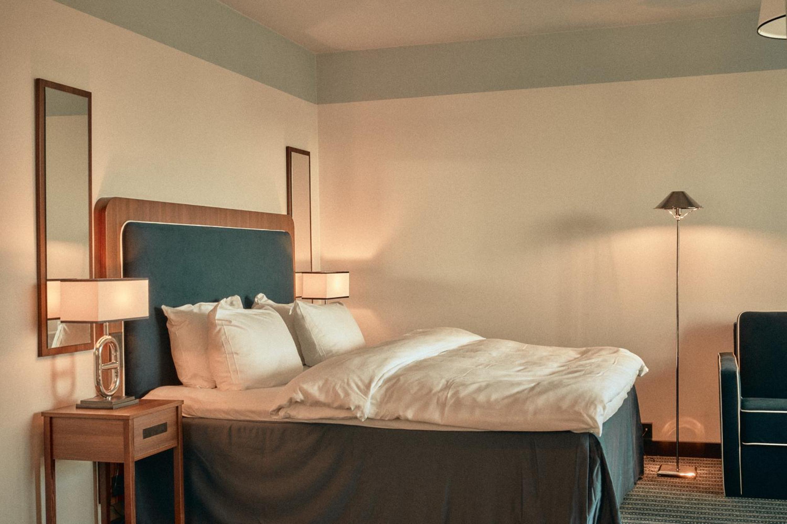 Executive Room with Balcony - Photo 1