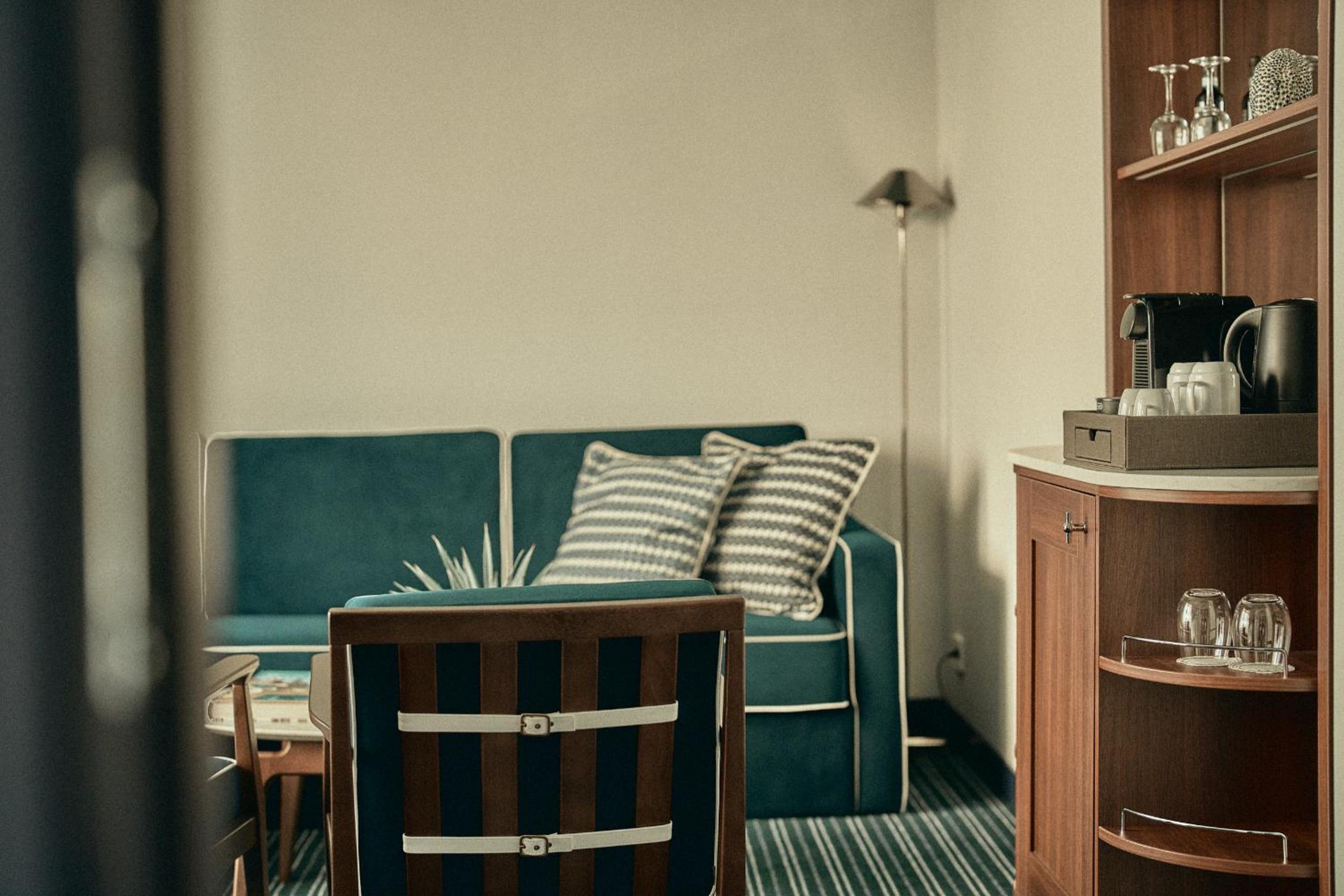 Suite Oceanfront with Balcony - Photo 9