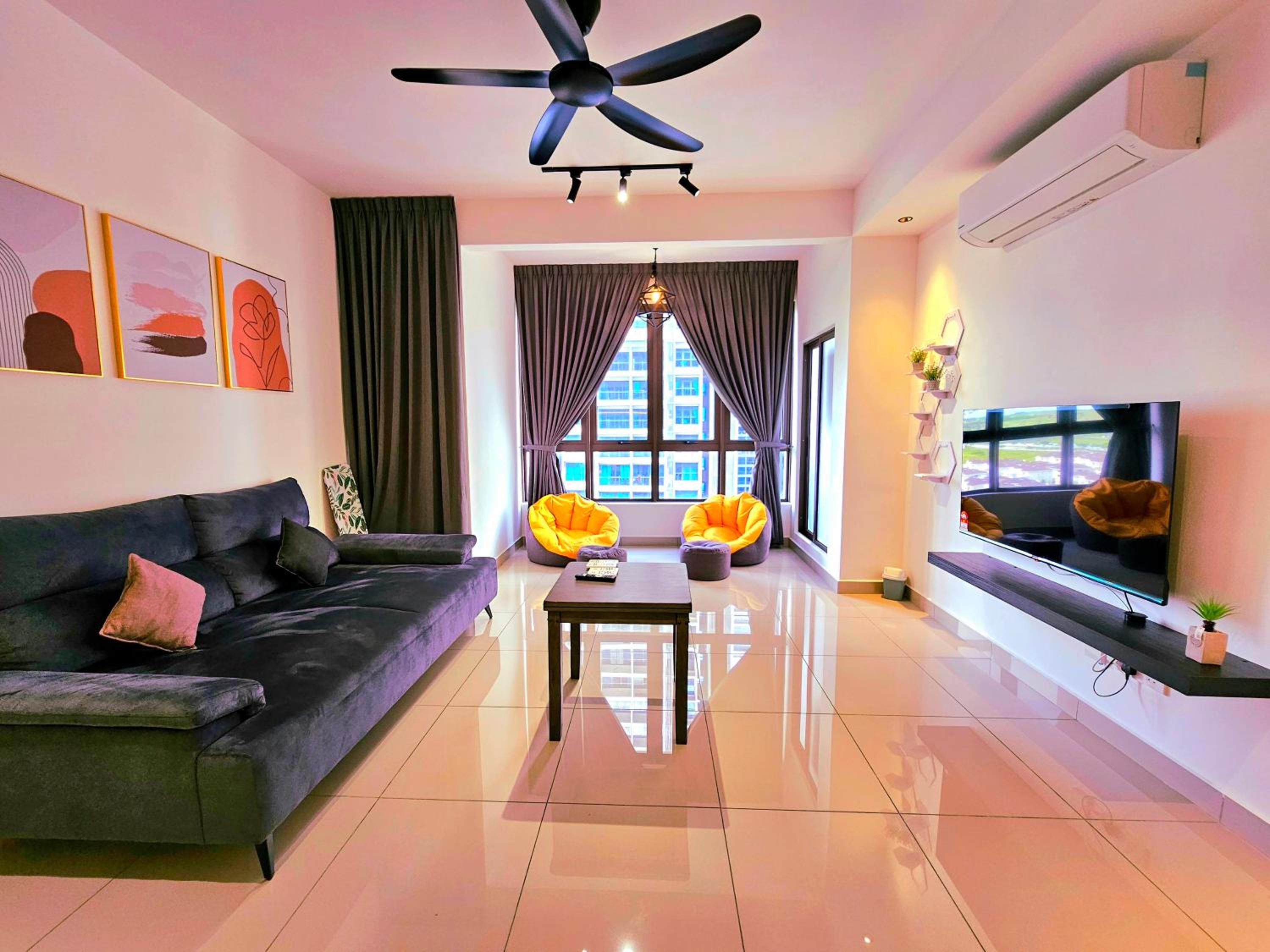 One Bedroom Cozy Apartment (Sea & City View and Near Elevator) photo 1