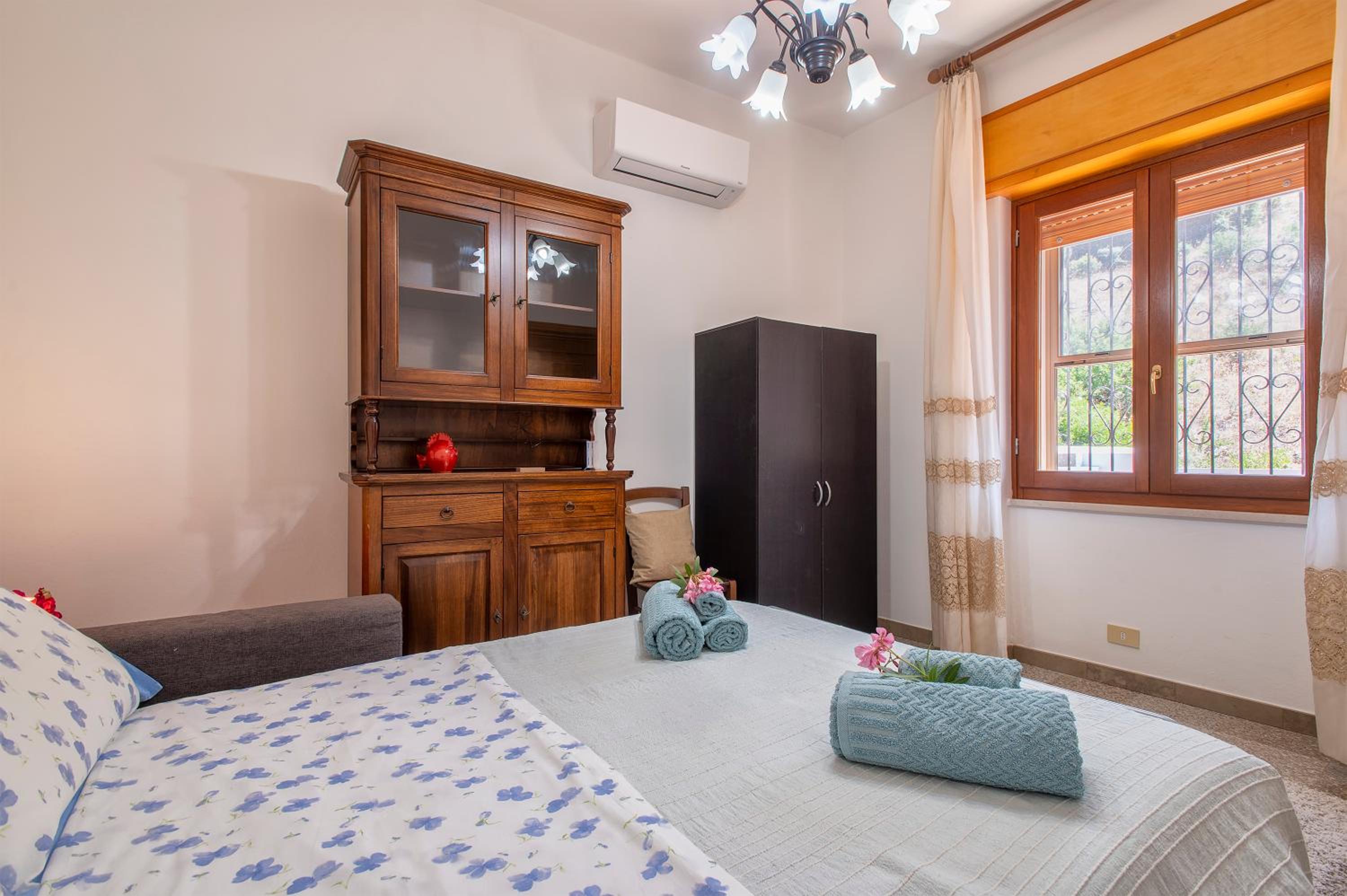 One-Bedroom House photo 3