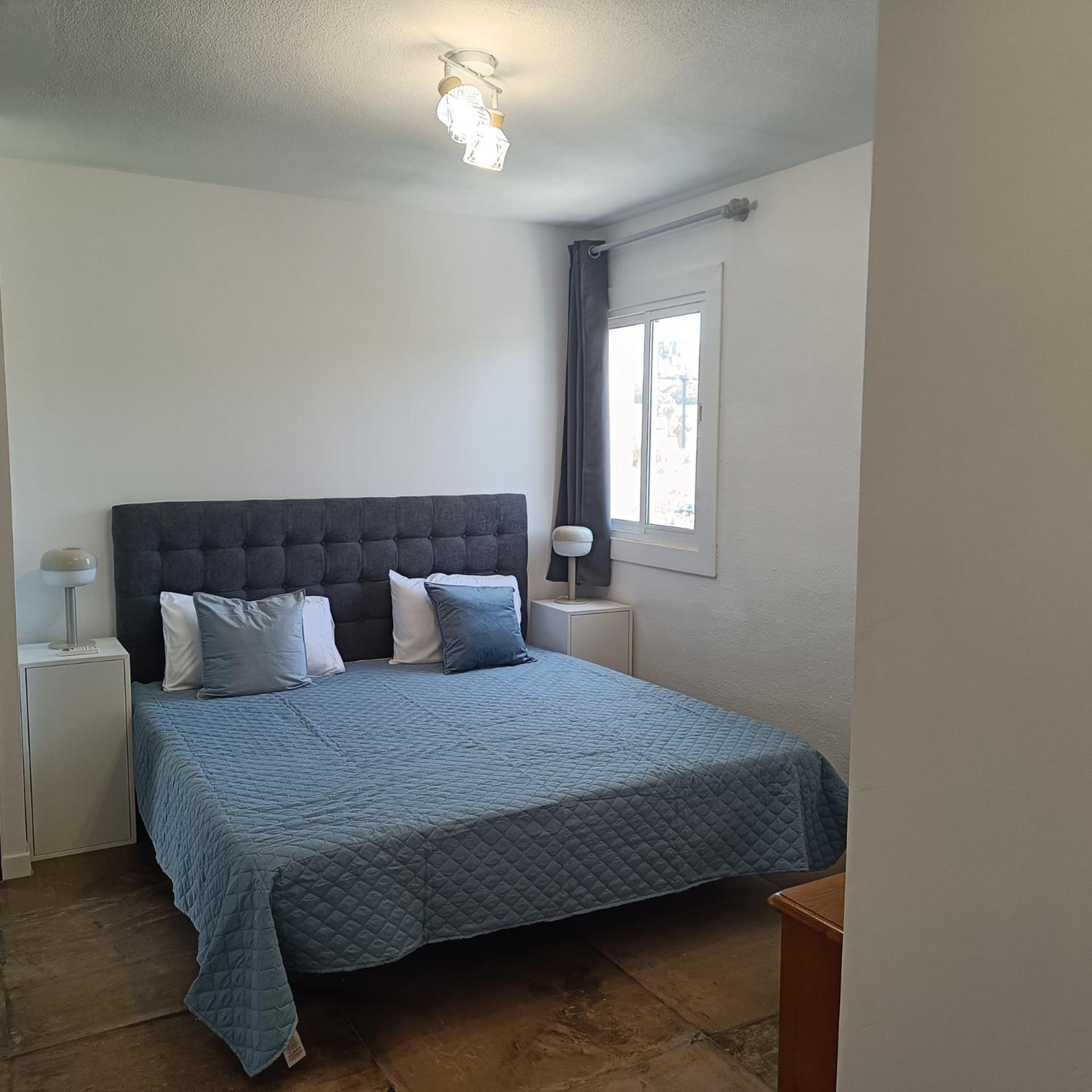 Apartamento de dos habitaciones con vista al puerto