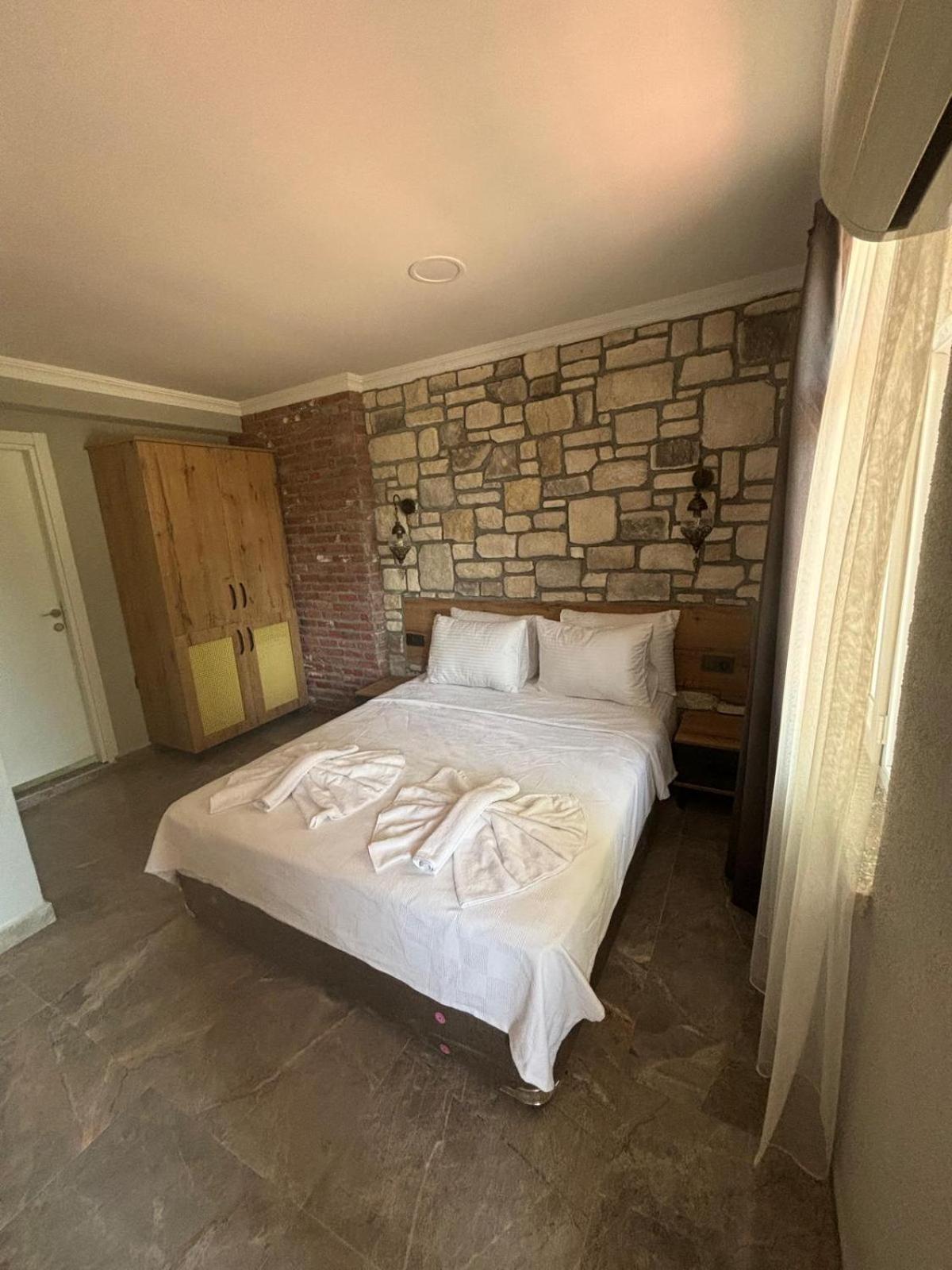 Double Or Twin Room photo 3