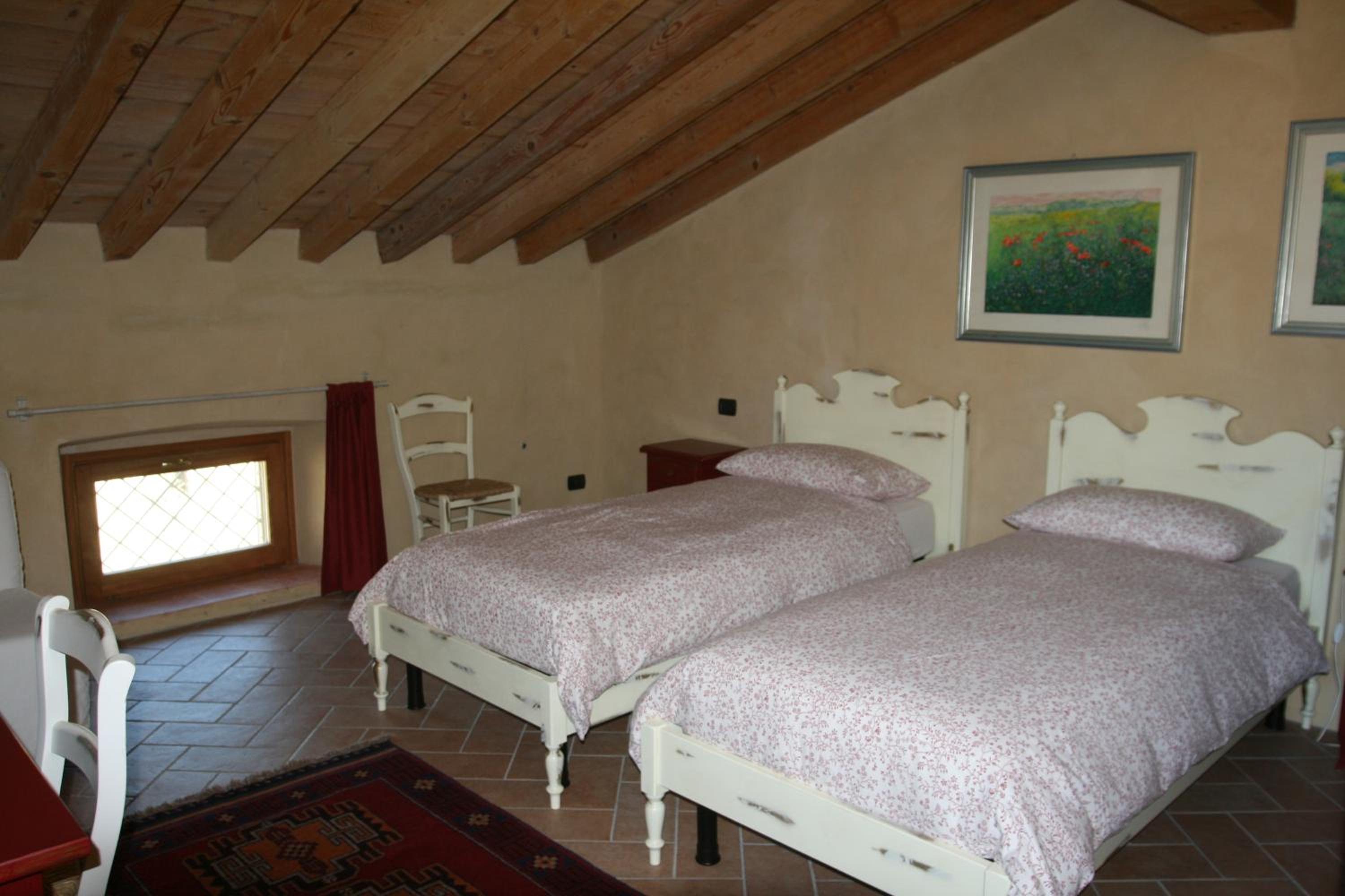 Twin Room with Shared Bathroom photo 1