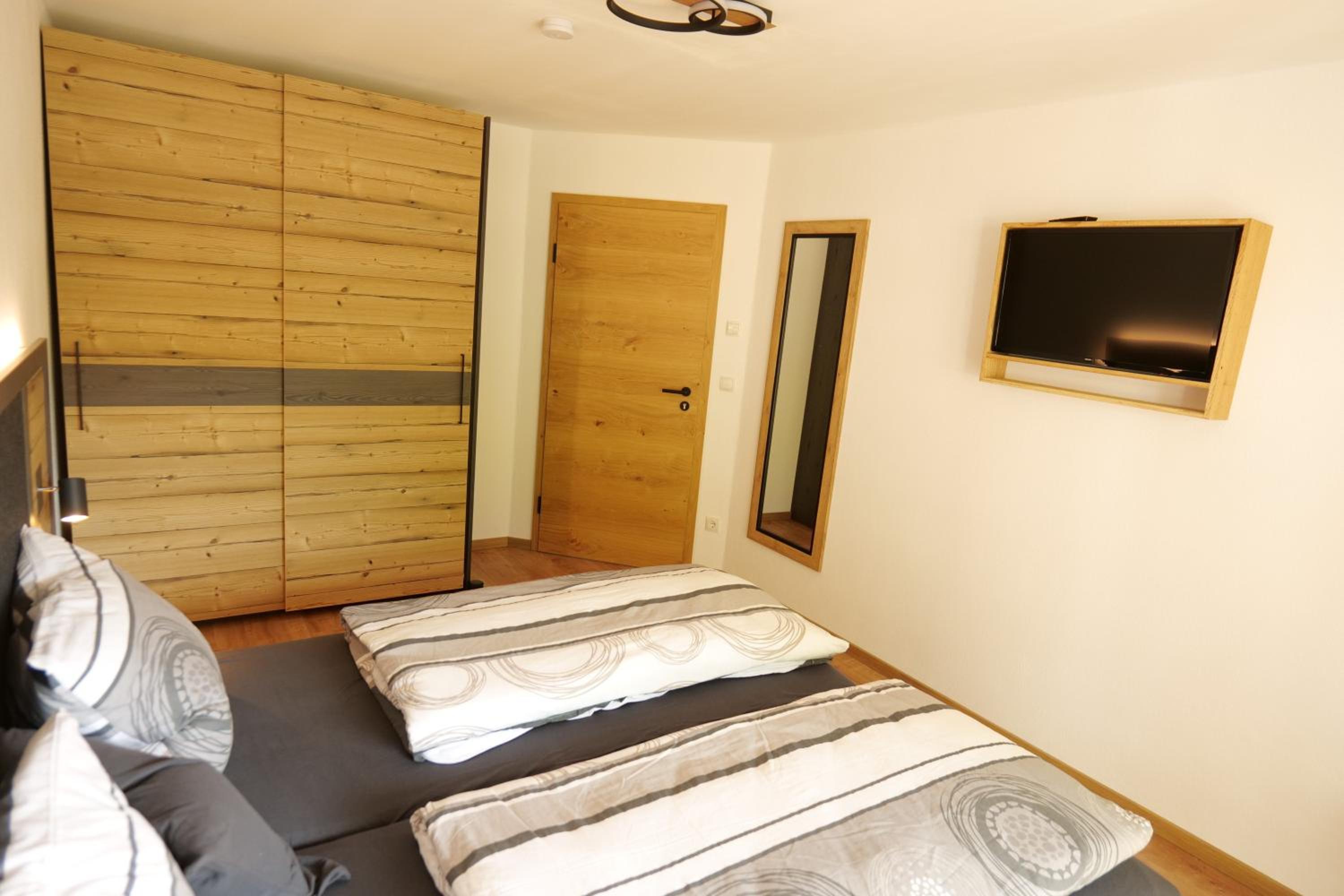 Apartment with Balcony photo 2
