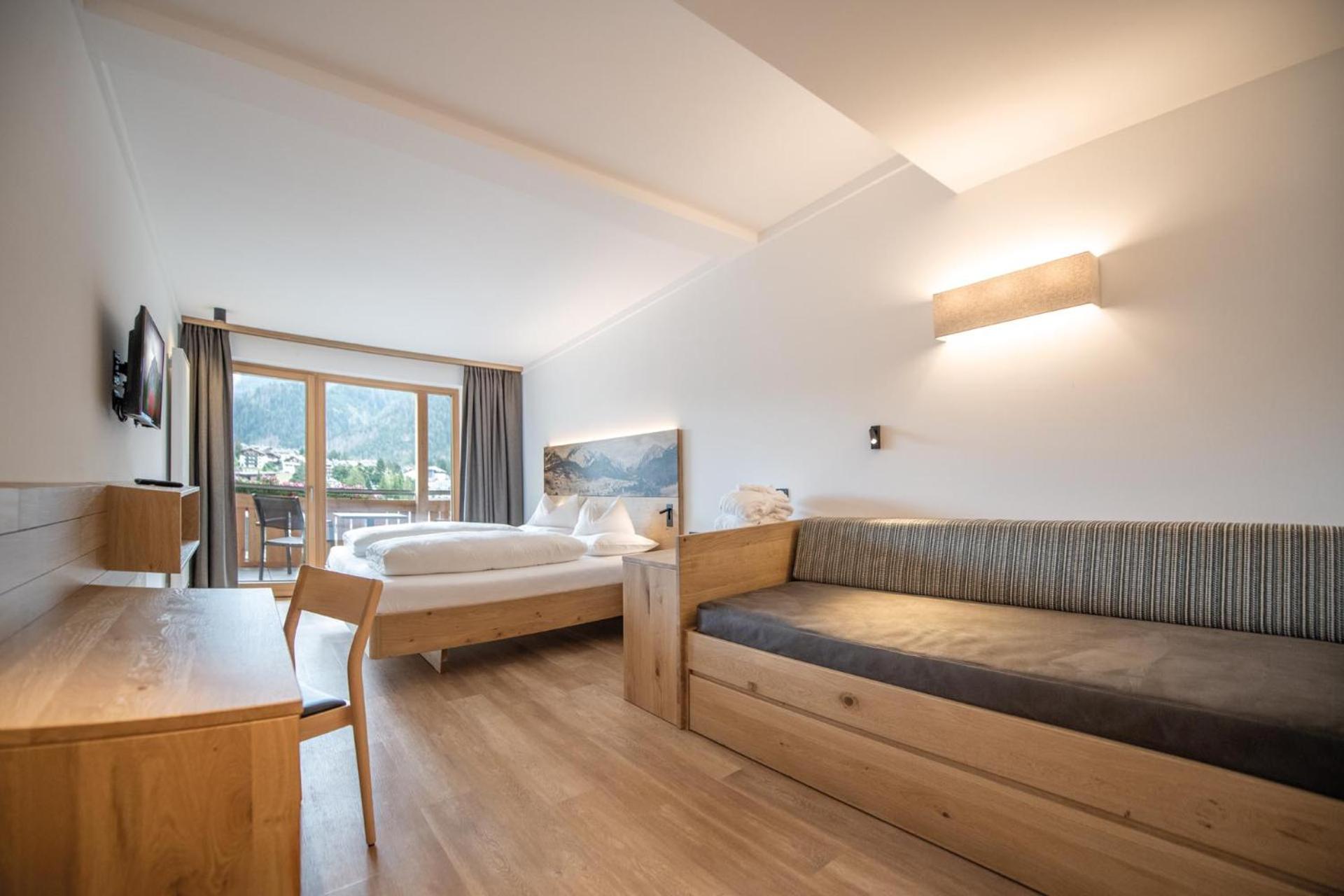 Superior Triple Room photo 2