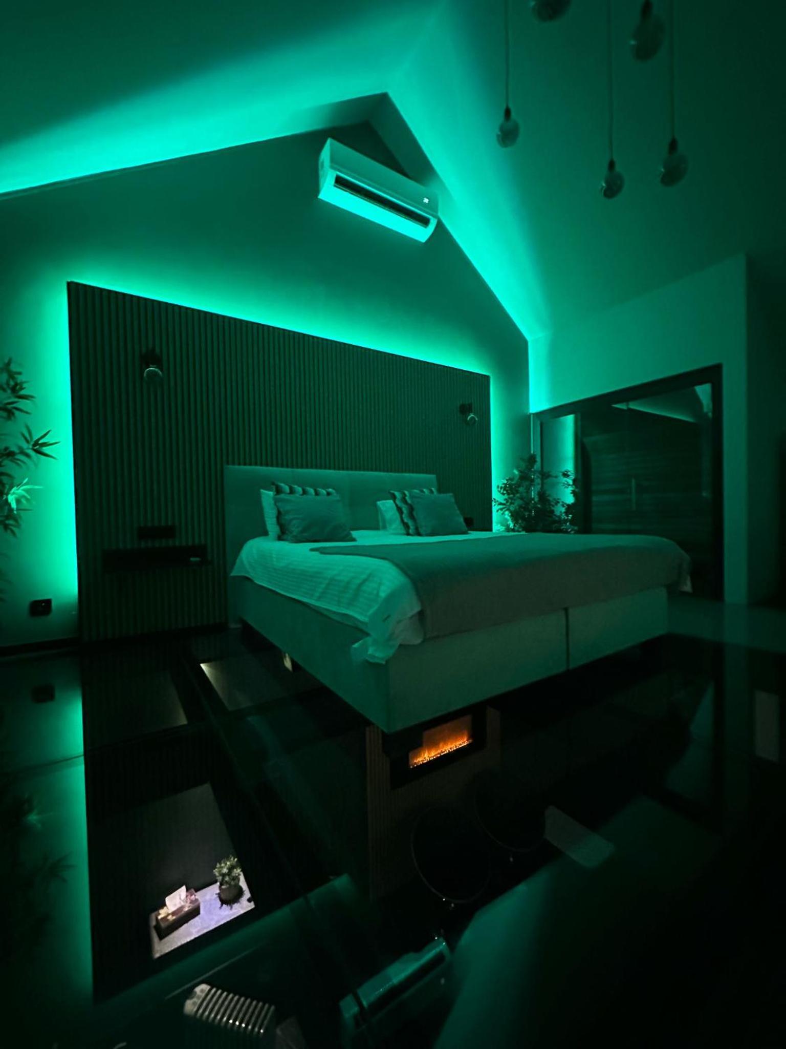 Queen Room with Spa Bath