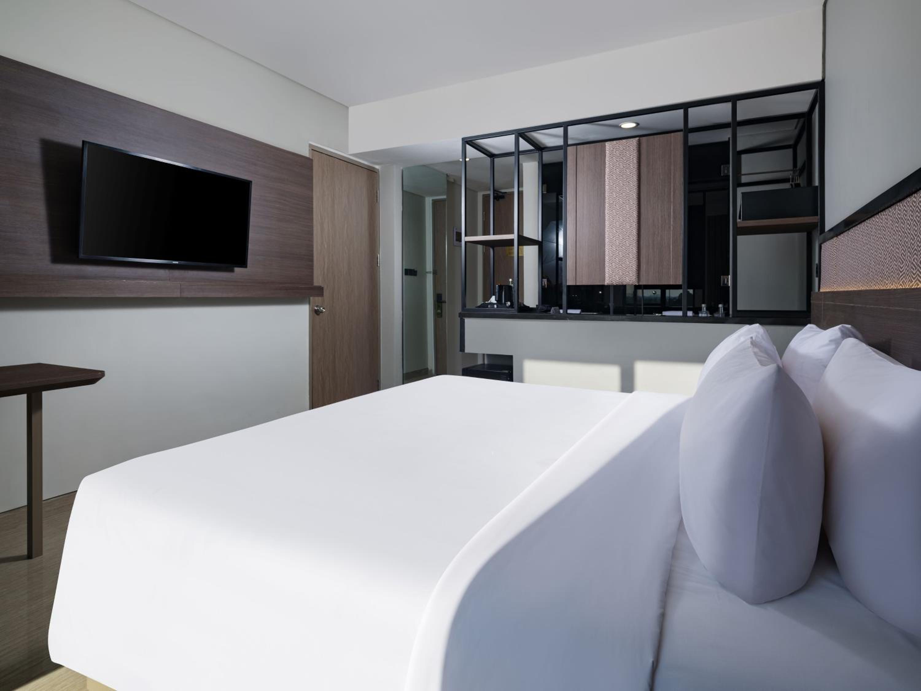 Deluxe Room Hollywood - Photo 5
