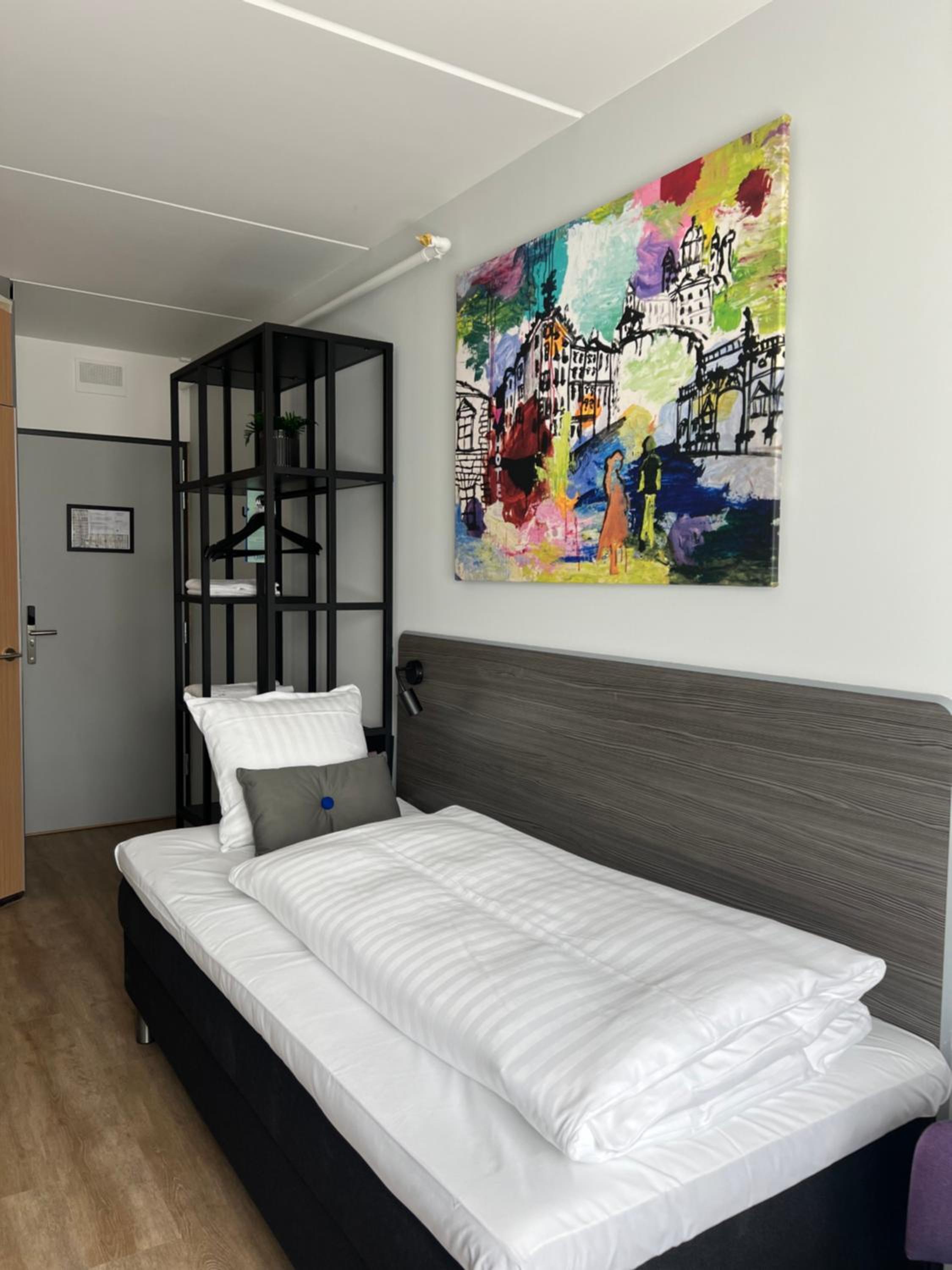 Studio Apartment photo 2