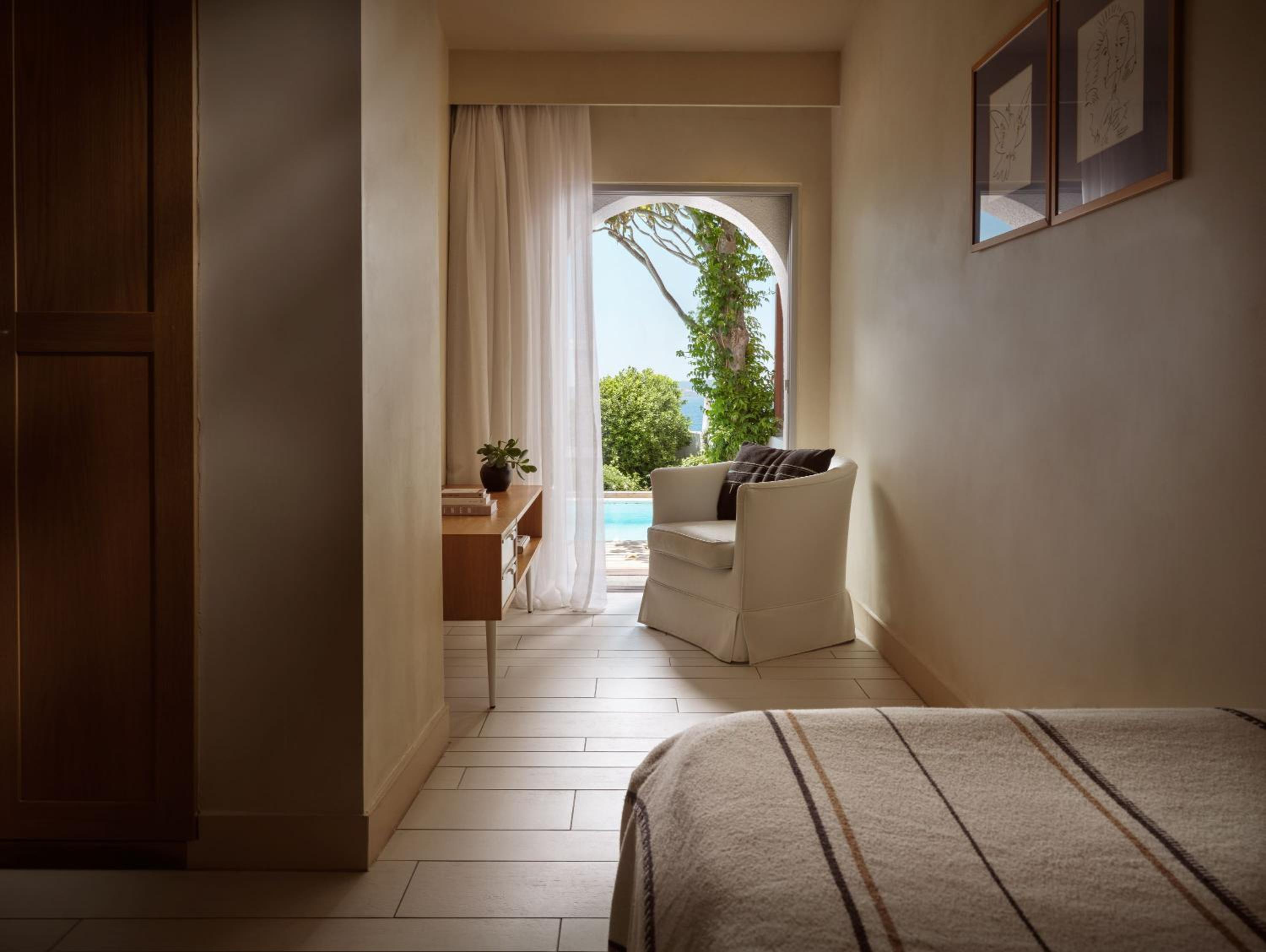 Two-Bedroom Bungalow with Private Pool  photo 2
